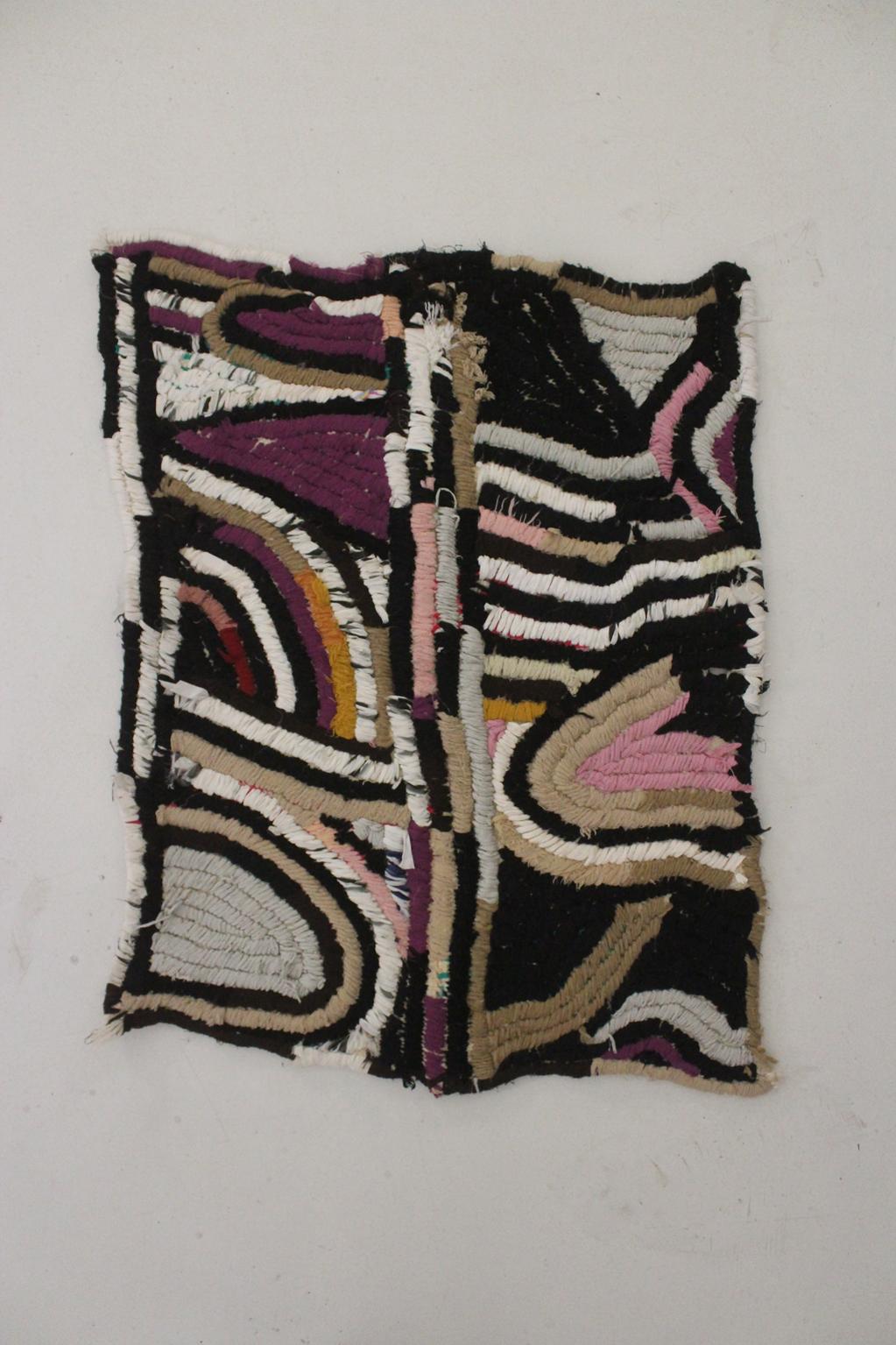 Vintage moroccan rug - black, white, purple - Boucherouite - 70x85cm / 2.3x2.8feet