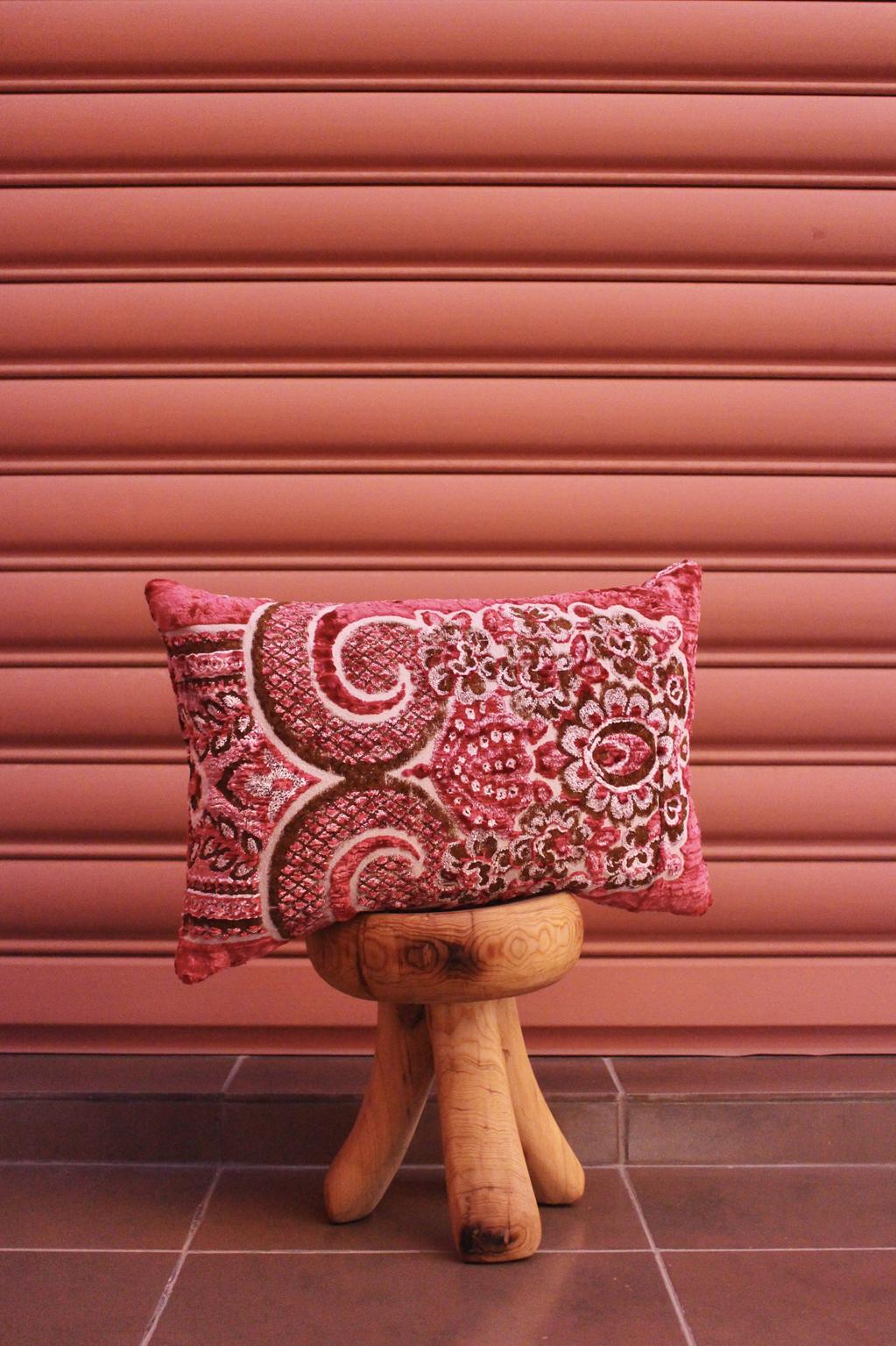Vintage Mobra pillow (pink)