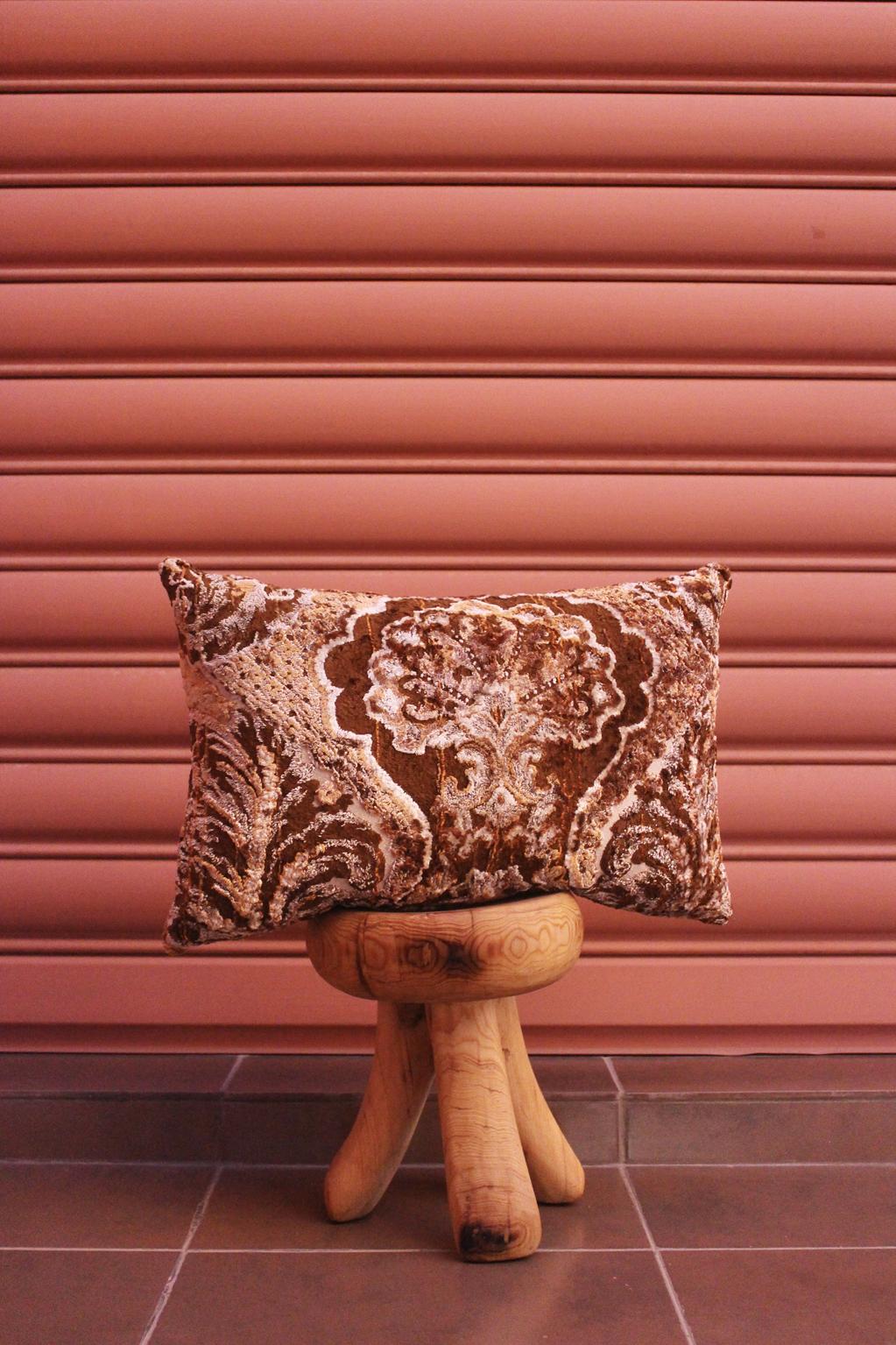 Vintage Mobra pillow (brown)