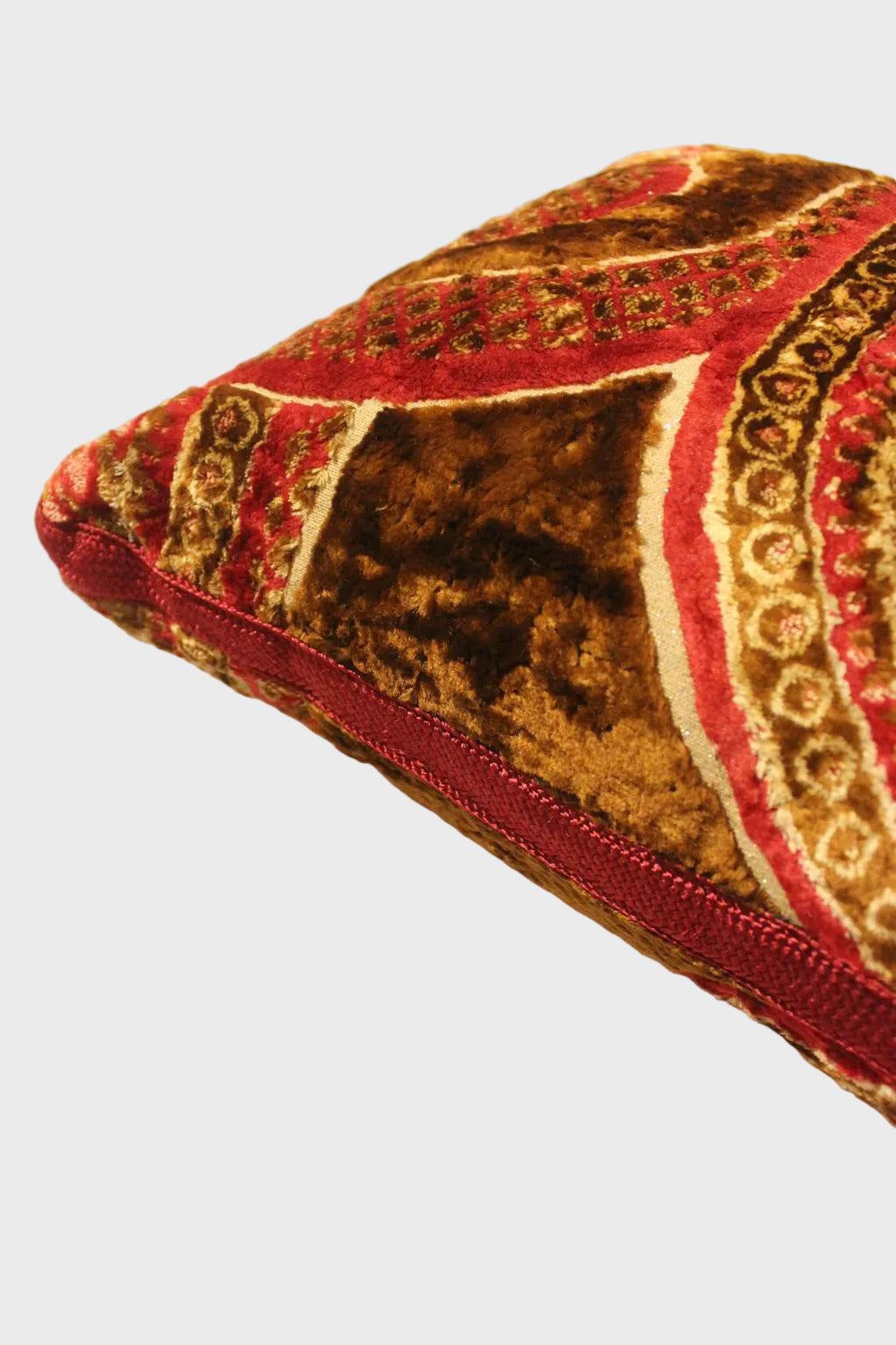 Vintage Mobra pillow (red and brown)