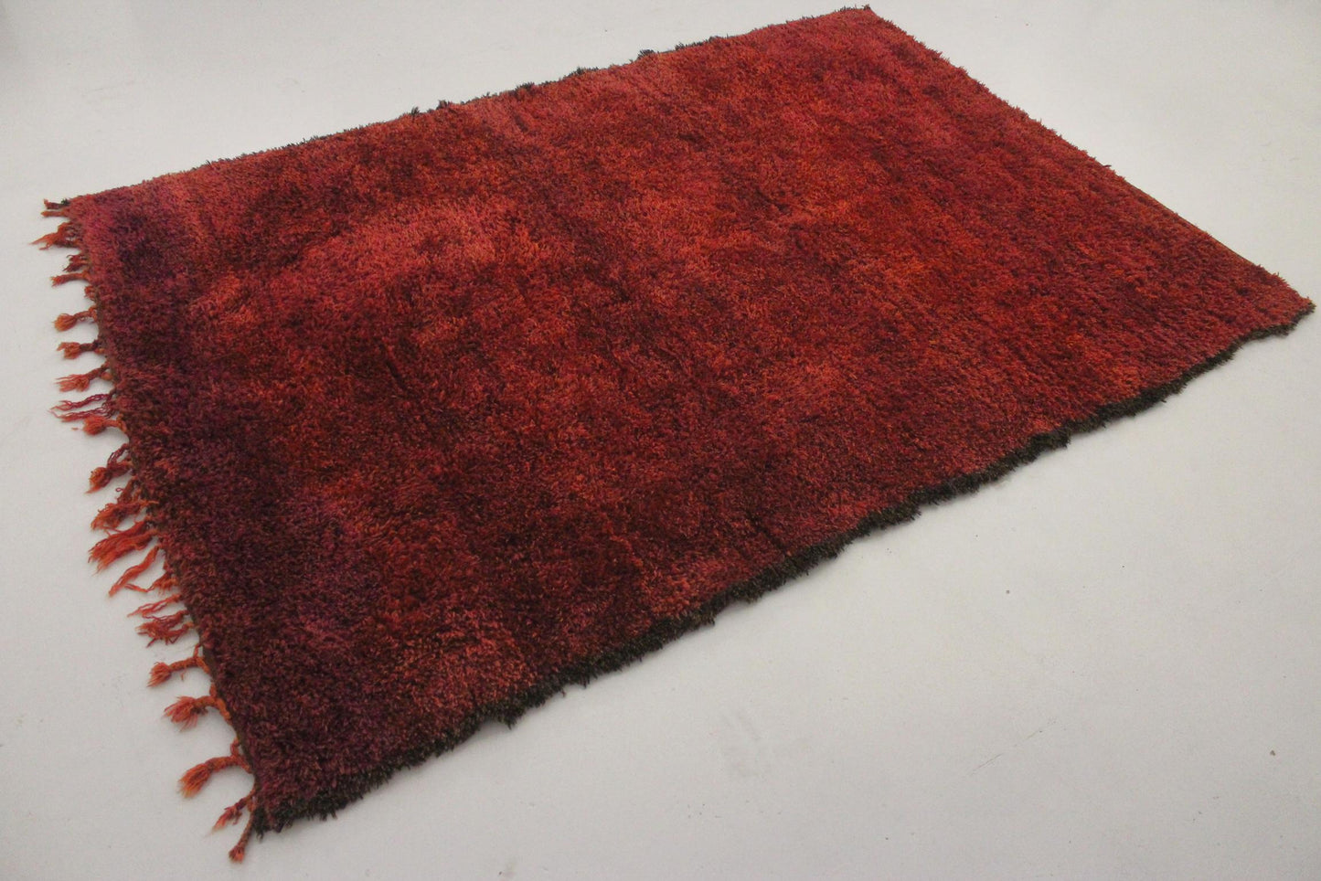 Vintage area moroccan rug - pomegranate red - Beni Mguild - 7x10feet / 213x306cm