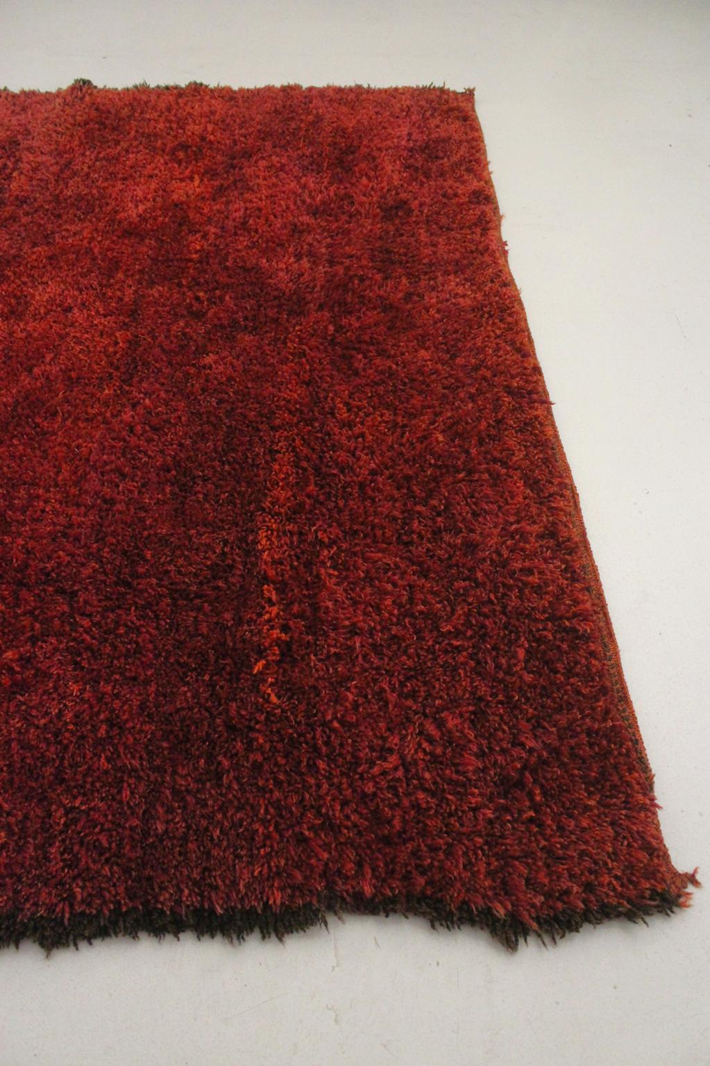 Vintage area moroccan rug - pomegranate red - Beni Mguild - 7x10feet / 213x306cm