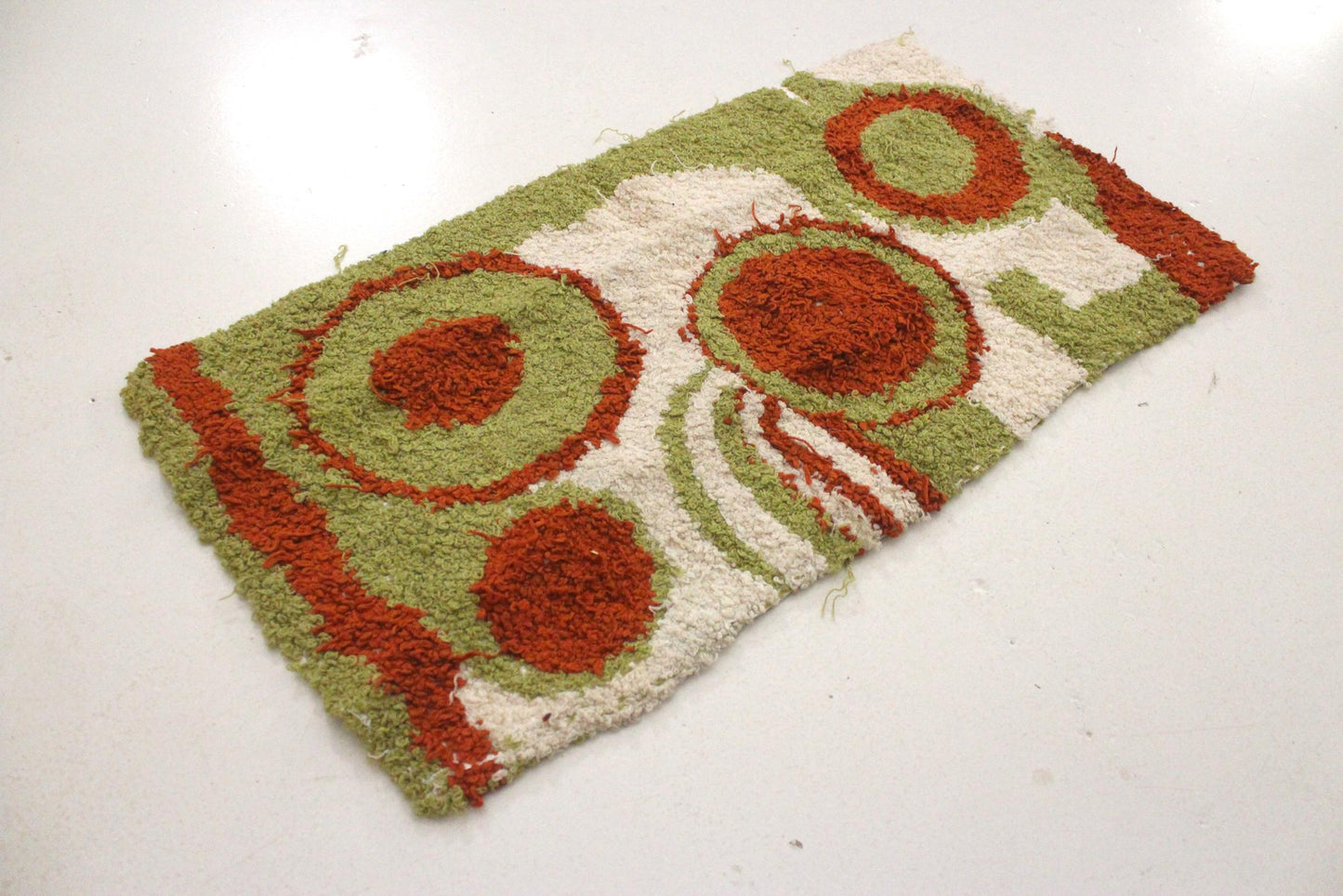 Vintage moroccan textile/wall hanging/carpet - Zindekh - 1.4x2.7feet / 44x82cm