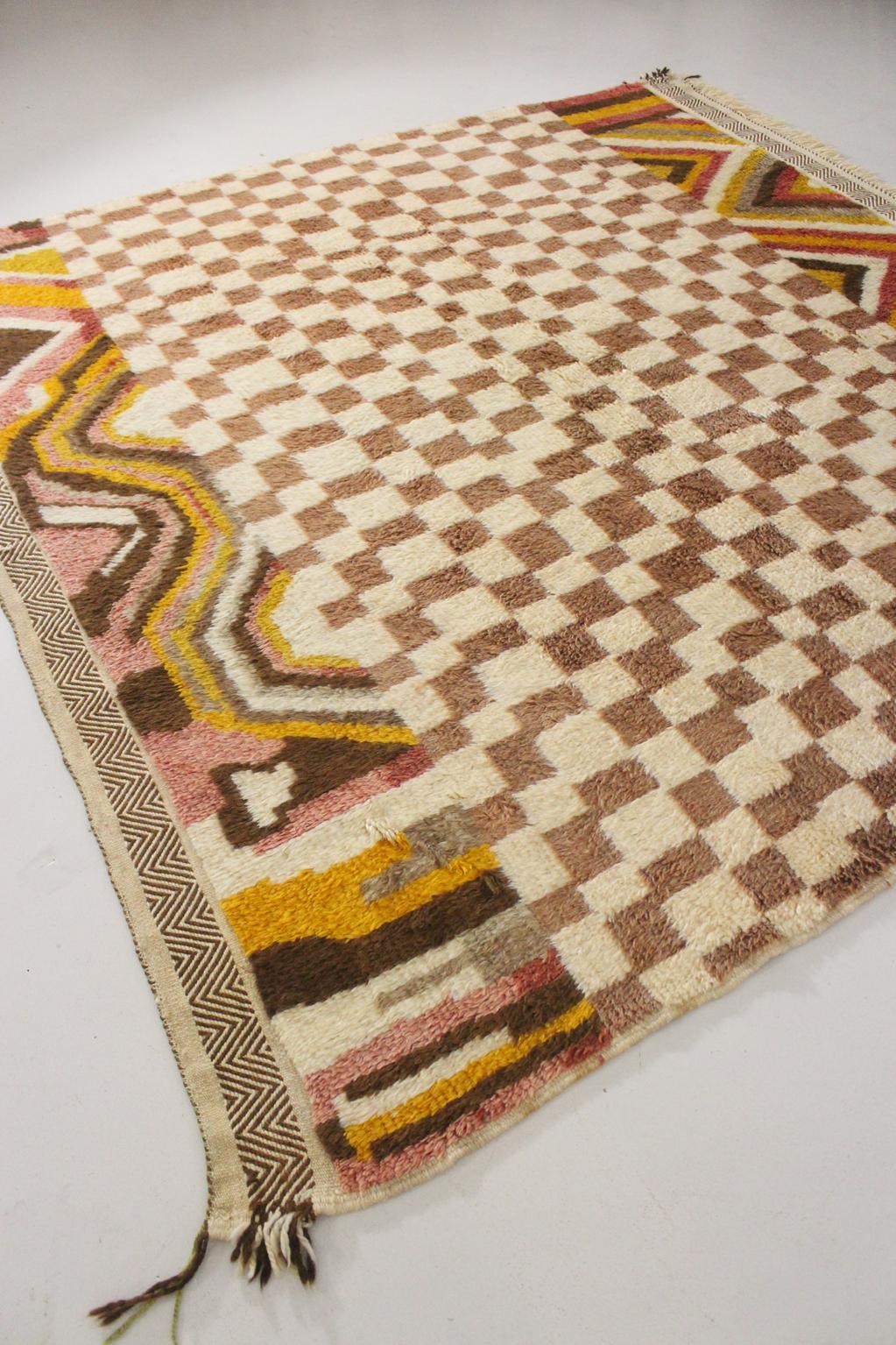 ON HOLD Contemporary area moroccan rug - checkered - Taznakht - 8.5x8.5feet / 260x260cm