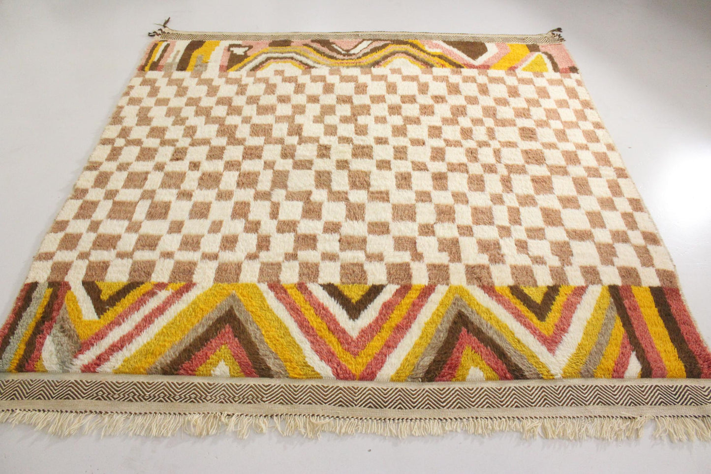 ON HOLD Contemporary area moroccan rug - checkered - Taznakht - 8.5x8.5feet / 260x260cm