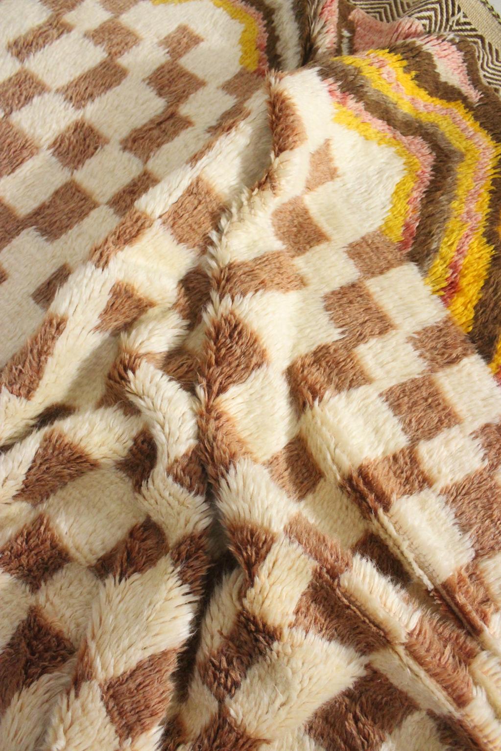 ON HOLD Contemporary area moroccan rug - checkered - Taznakht - 8.5x8.5feet / 260x260cm