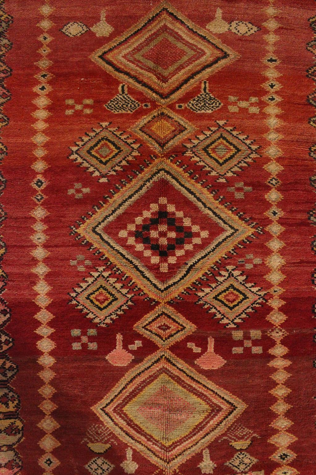 ON HOLD Vintage moroccan rug - red - Haouz - 4.4x6.9feet / 134x212cm