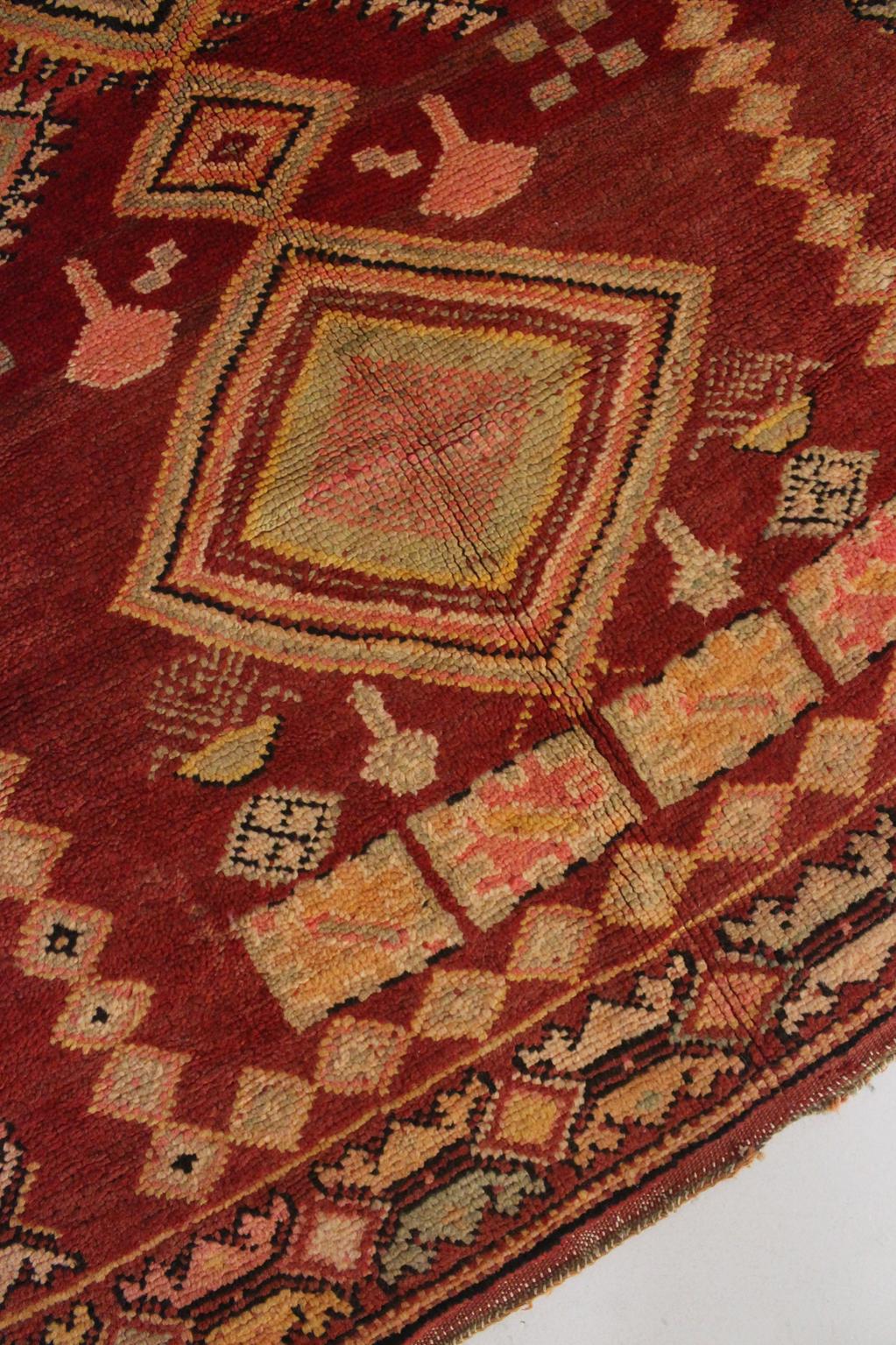ON HOLD Vintage moroccan rug - red - Haouz - 4.4x6.9feet / 134x212cm