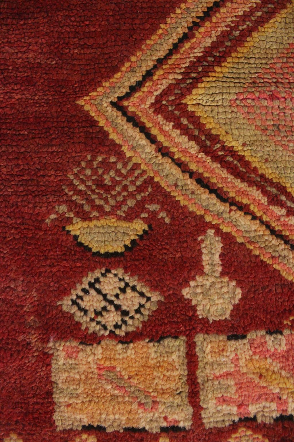 ON HOLD Vintage moroccan rug - red - Haouz - 4.4x6.9feet / 134x212cm