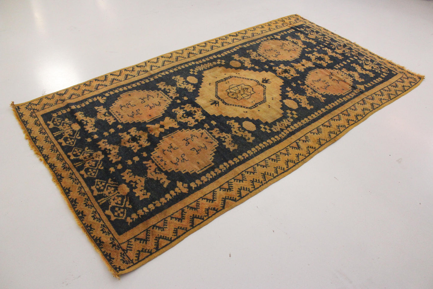 Vintage traditional moroccan rug - blue, orangey - Taznakht - 4.6x8.8feet / 140x270cm