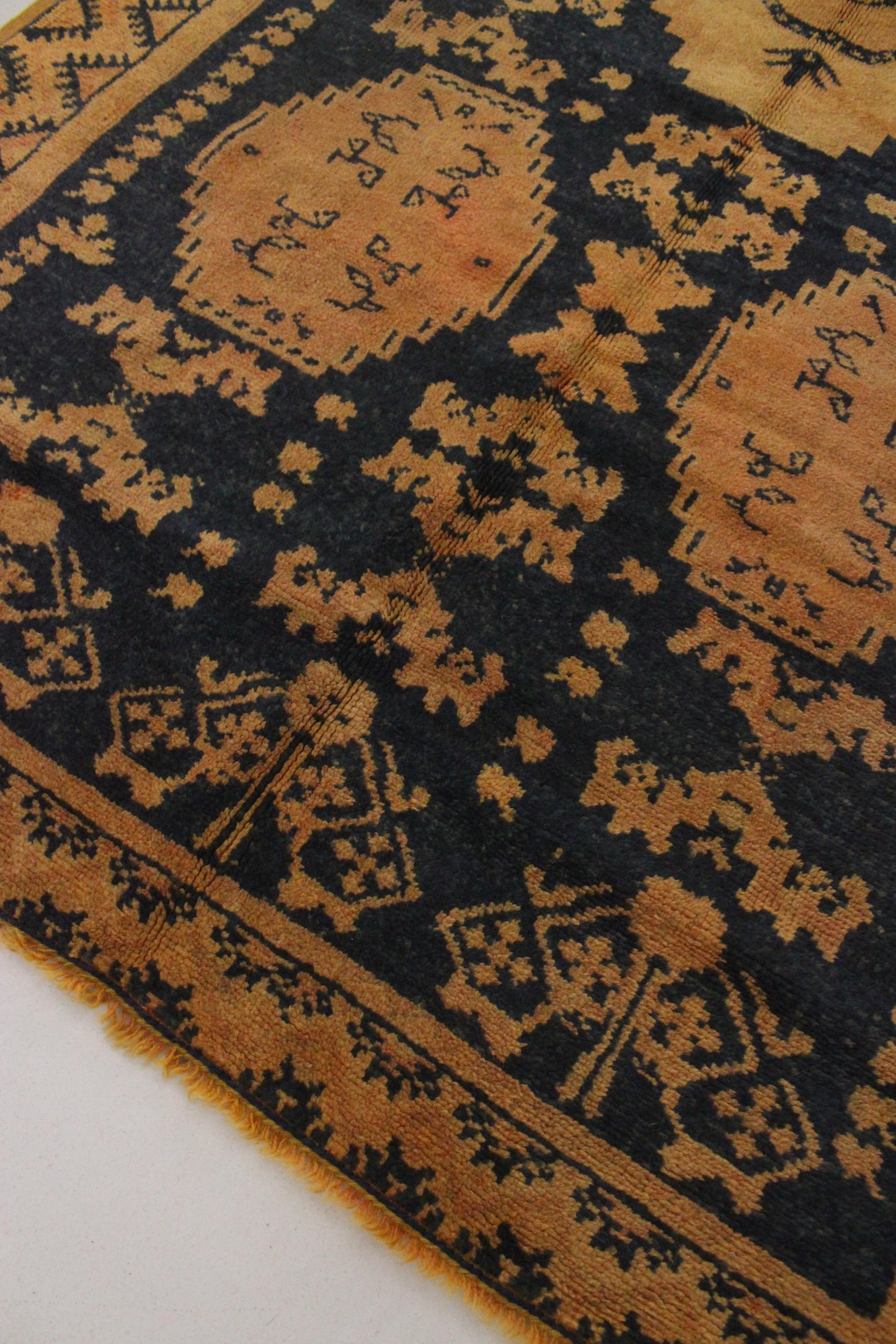 Vintage traditional moroccan rug - blue, orangey - Taznakht - 4.6x8.8feet / 140x270cm
