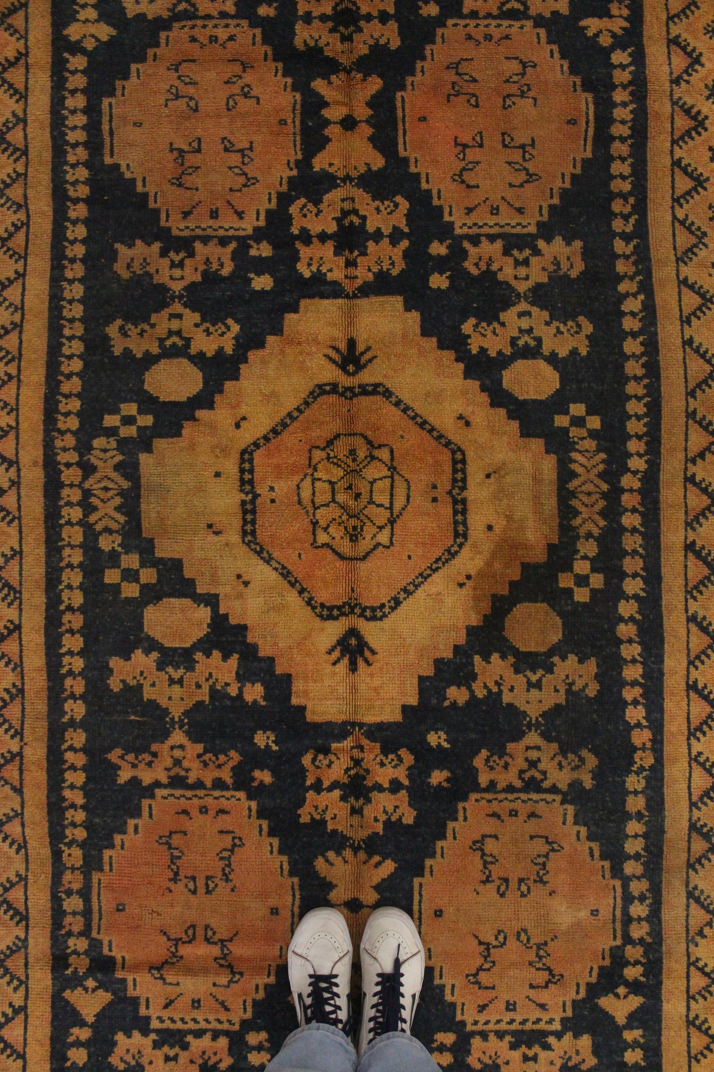 Vintage traditional moroccan rug - blue, orangey - Taznakht - 4.6x8.8feet / 140x270cm