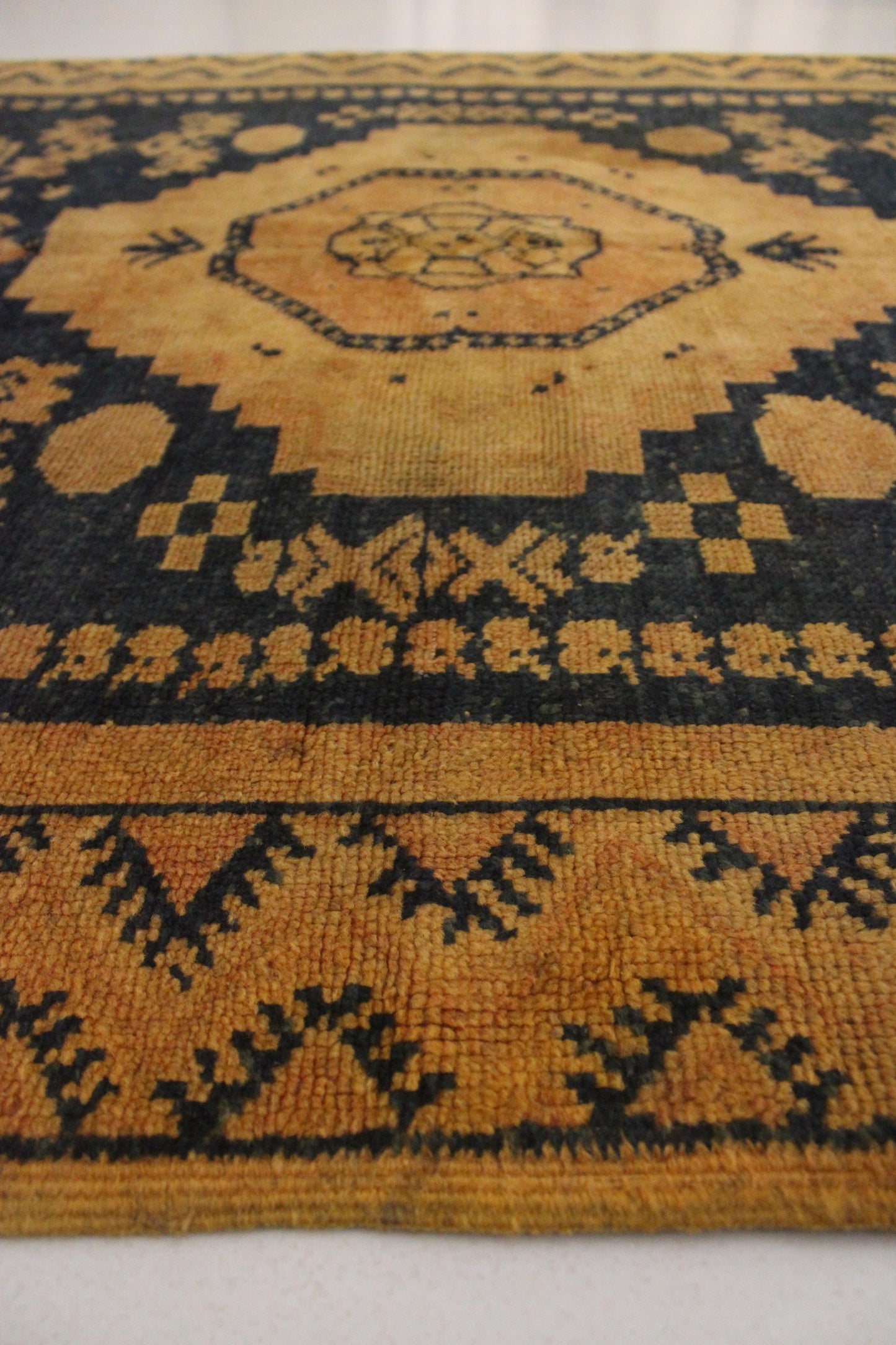 Vintage traditional moroccan rug - blue, orangey - Taznakht - 4.6x8.8feet / 140x270cm