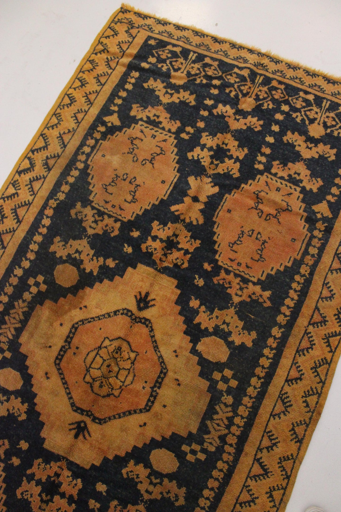 Vintage traditional moroccan rug - blue, orangey - Taznakht - 4.6x8.8feet / 140x270cm