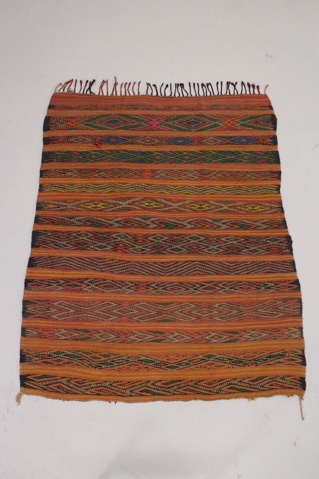 Vintage area moroccan rug - Flatweave Kilim - orange - 4.4x5.4feet / 134x165cm