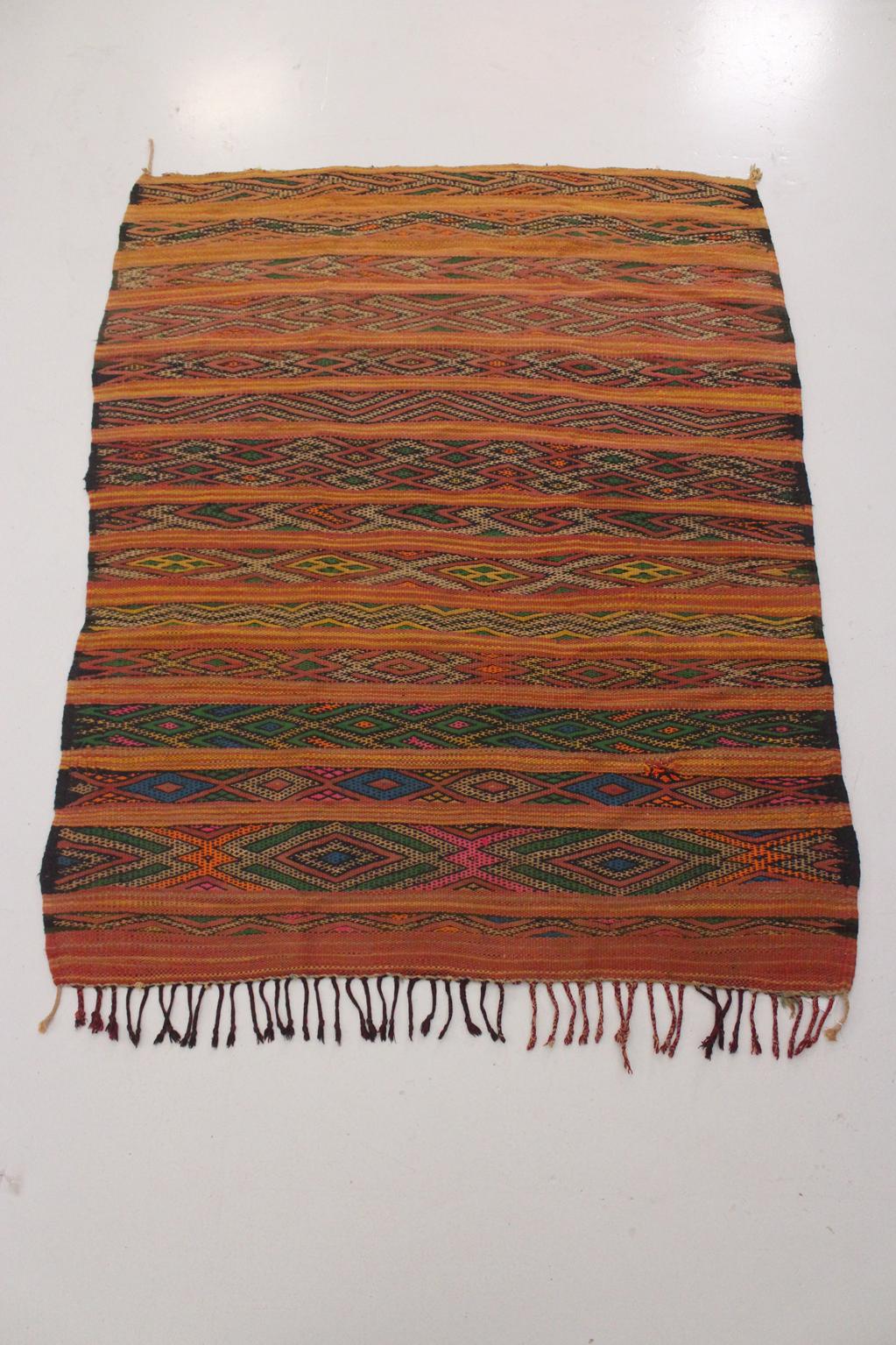 Vintage area moroccan rug - Flatweave Kilim - orange - 4.4x5.4feet / 134x165cm