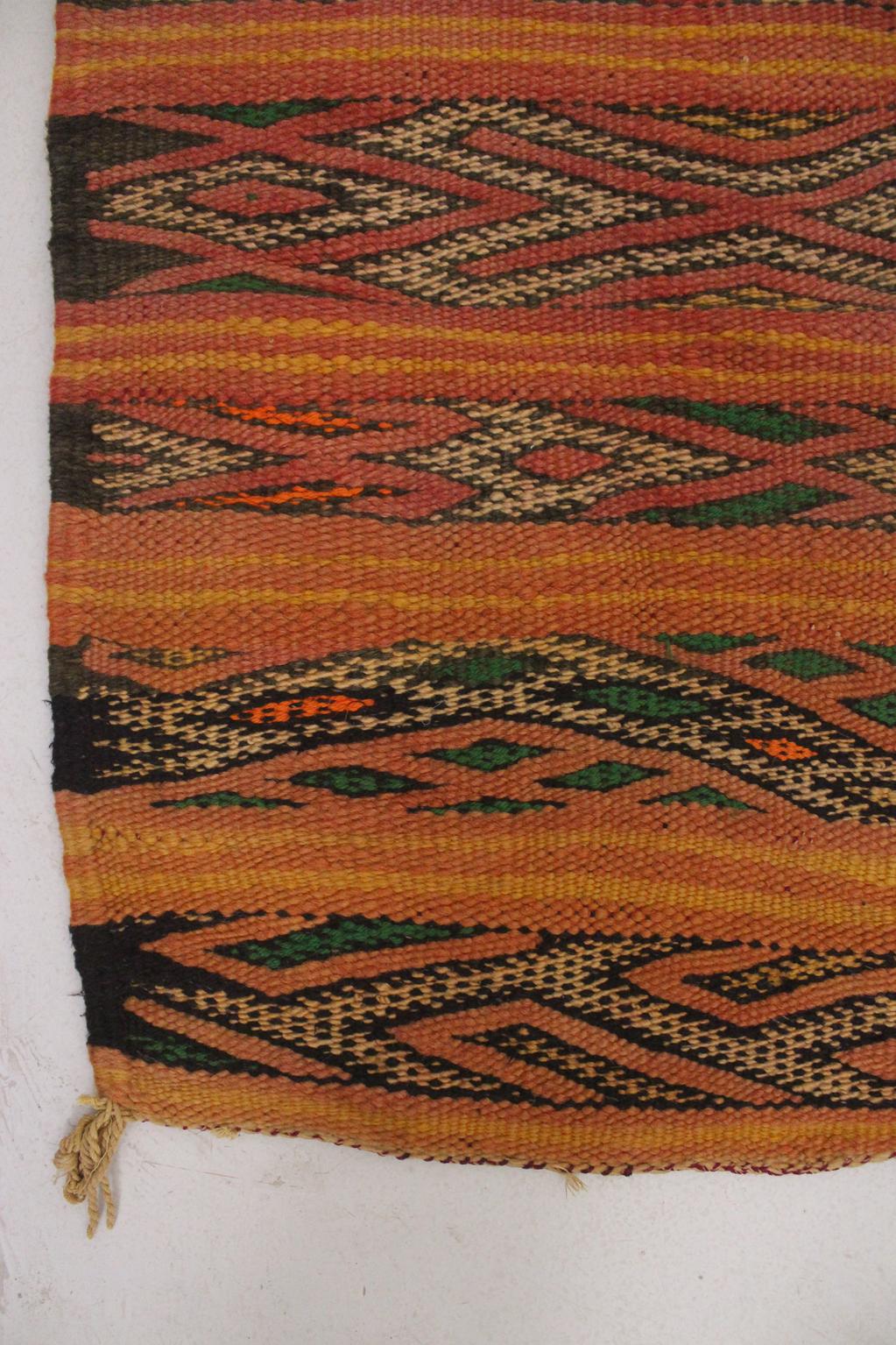 Vintage area moroccan rug - Flatweave Kilim - orange - 4.4x5.4feet / 134x165cm