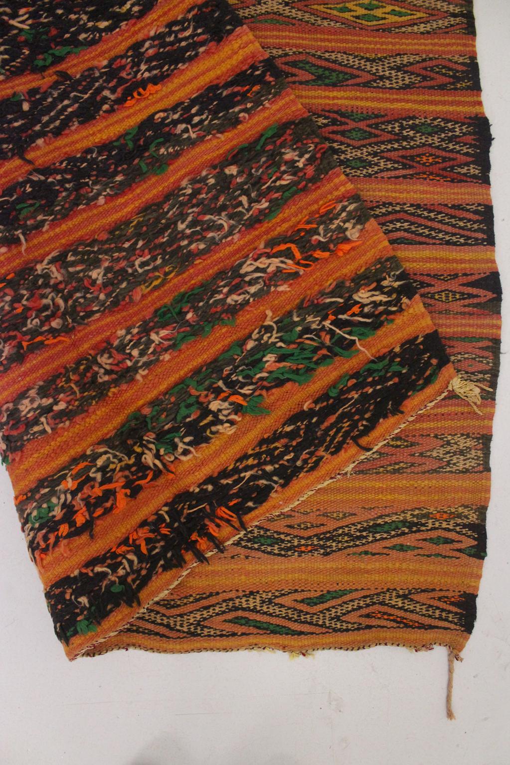 Vintage area moroccan rug - Flatweave Kilim - orange - 4.4x5.4feet / 134x165cm