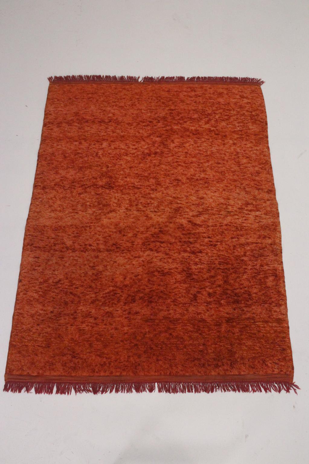 Vintage area moroccan rug - orange - 4.9x6.9feet / 150x210cm