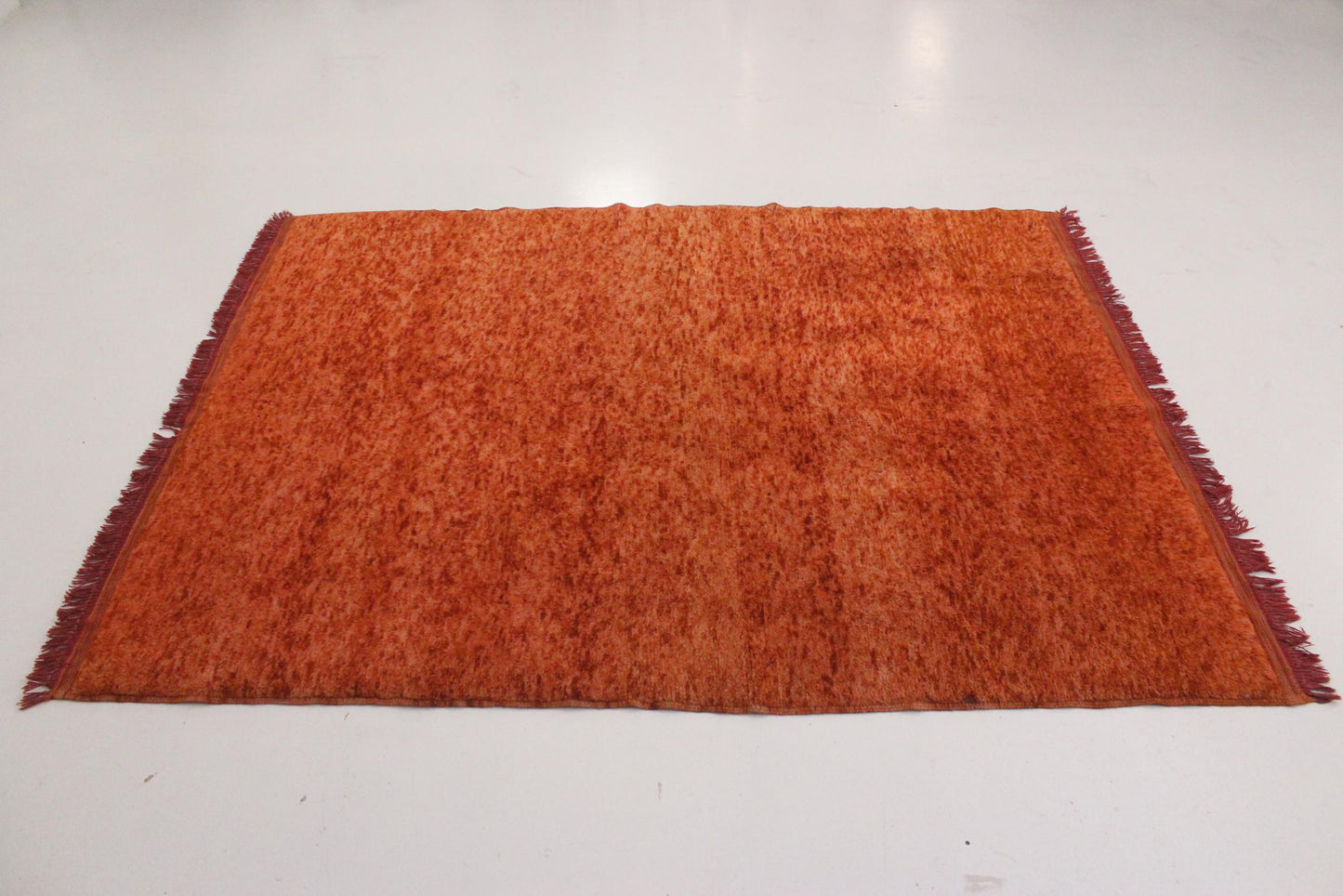 Vintage area moroccan rug - orange - 4.9x6.9feet / 150x210cm