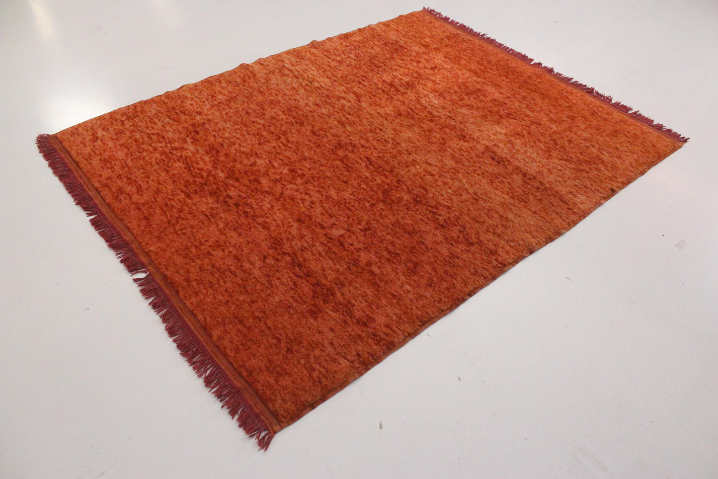 Vintage area moroccan rug - orange - 4.9x6.9feet / 150x210cm