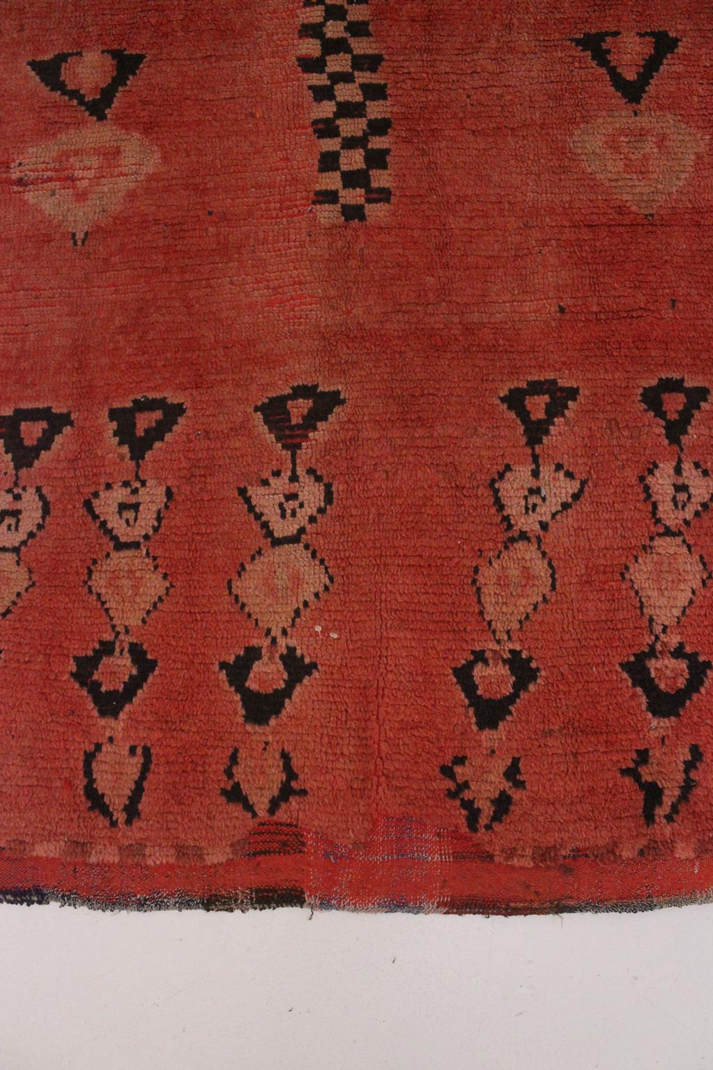 Vintage area moroccan rug - soft red - Rehamna - 5.1x12.3feet / 157x375cm