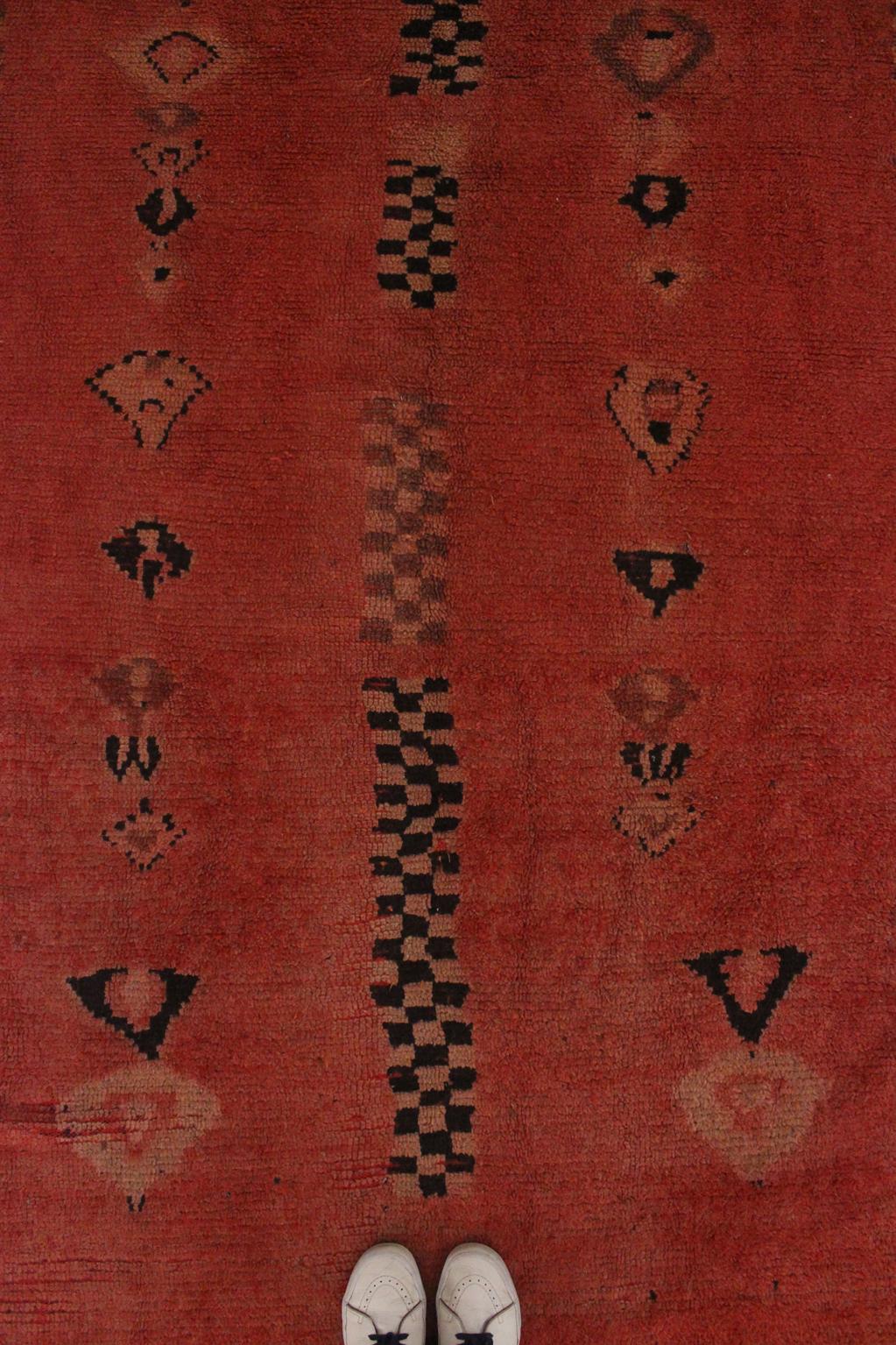 Vintage area moroccan rug - soft red - Rehamna - 5.1x12.3feet / 157x375cm