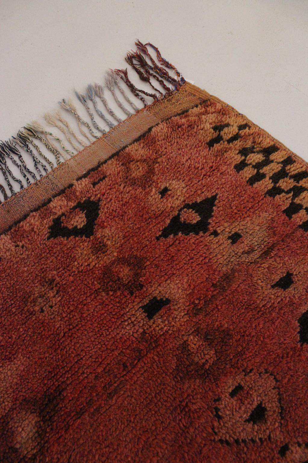 Vintage area moroccan rug - soft red - Rehamna - 5.1x12.3feet / 157x375cm