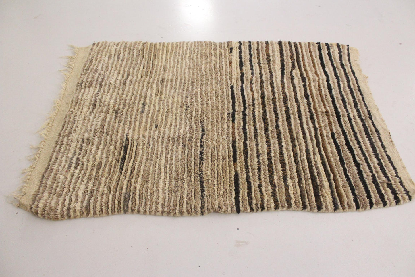 Vintage moroccan rug - Ourika - 4x5.7feet / 123x174cm