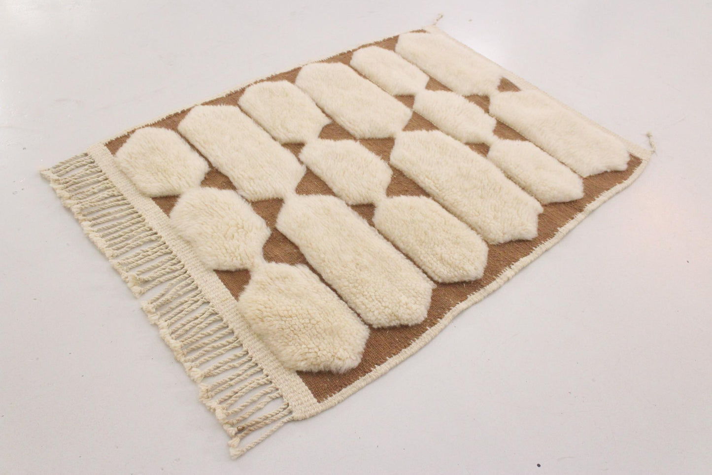 Contemporary accent moroccan rug - Mrirt - 3.1x4.1feet / 96x125cm