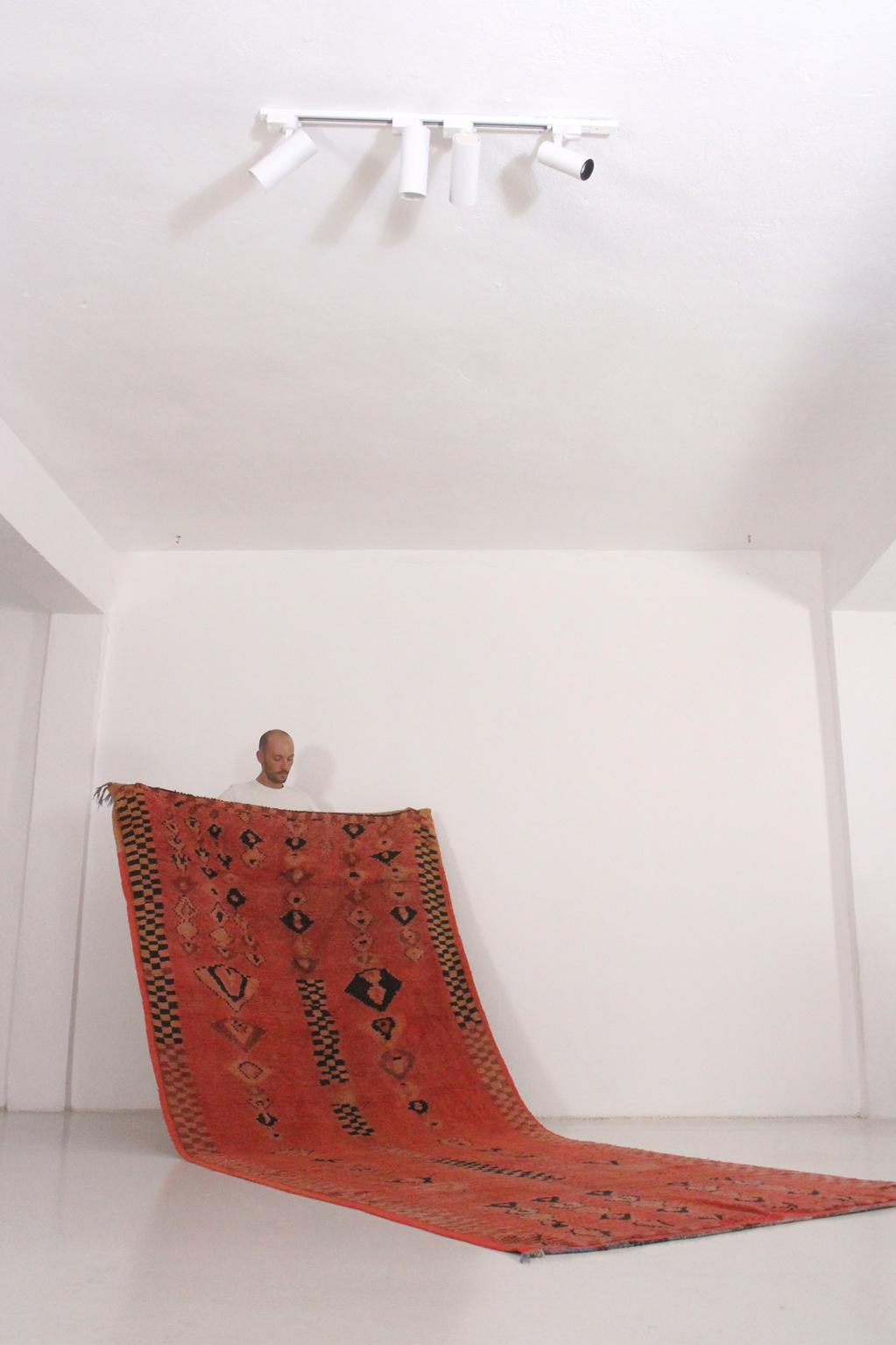 Vintage area moroccan rug - soft red - Rehamna - 5.1x12.3feet / 157x375cm