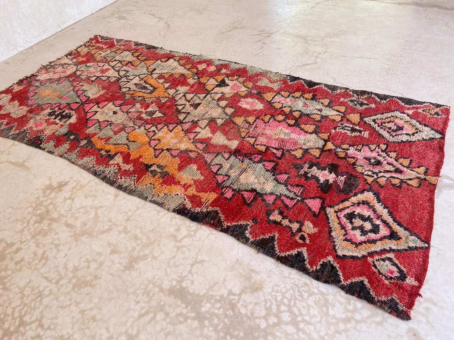 Vintage area moroccan rug - red - Rehamna - 5.9x12.2feet / 180x373cm