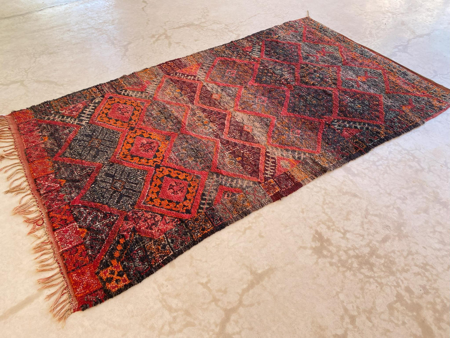 Vintage area moroccan rug - red, black - Beni Mguild - 6x10.8feet / 183x331cm