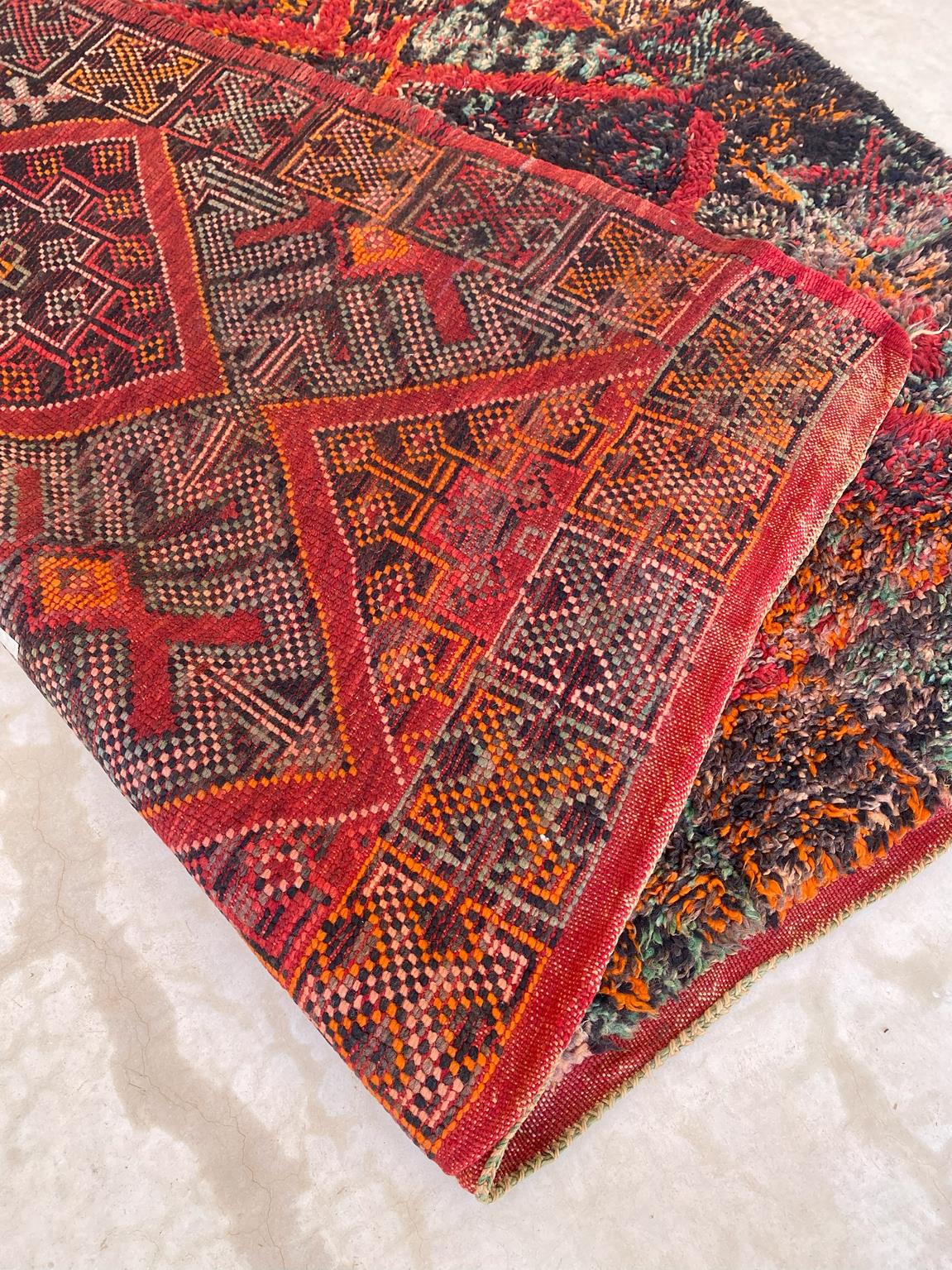 Vintage area moroccan rug - red, black - Beni Mguild - 6x10.8feet / 183x331cm