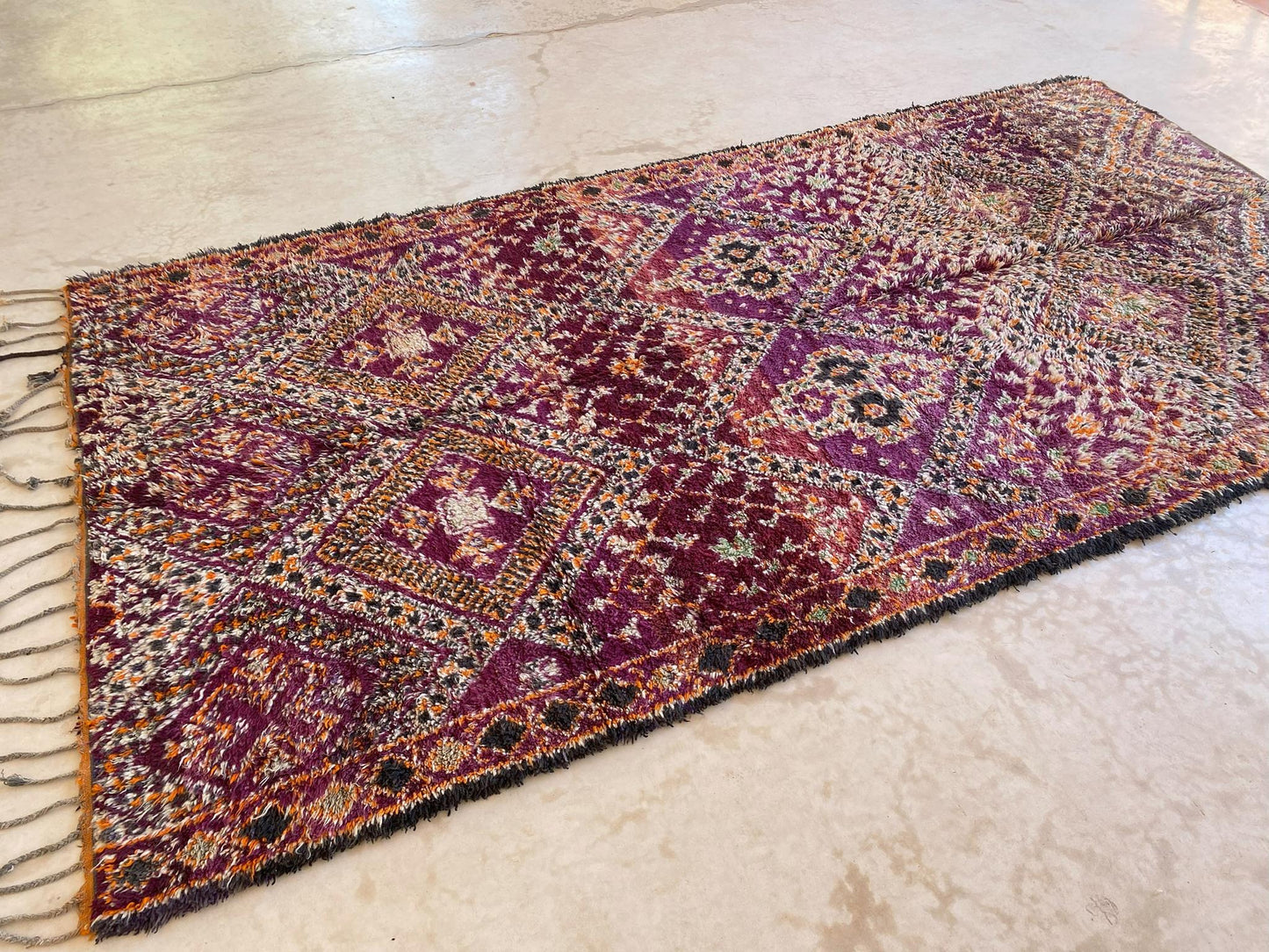 Vintage area moroccan rug - purple - Beni Mguild - 6.9x13feet / 210x398cm