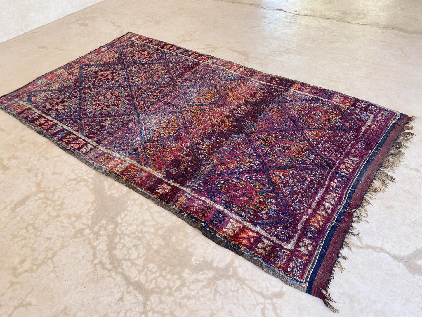 Vintage area moroccan rug - purple - Beni Mguild - 5.8x10.4feet / 176x317cm