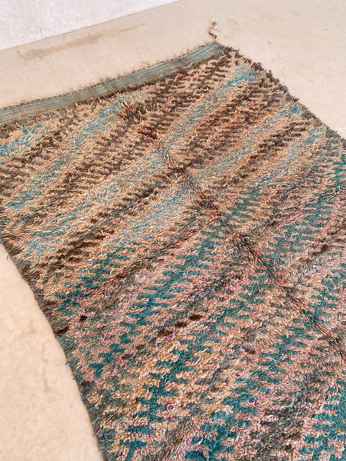 Vintage area moroccan rug - peach, turquoise - Talsint - 6.3x14.3feet / 193x436cm