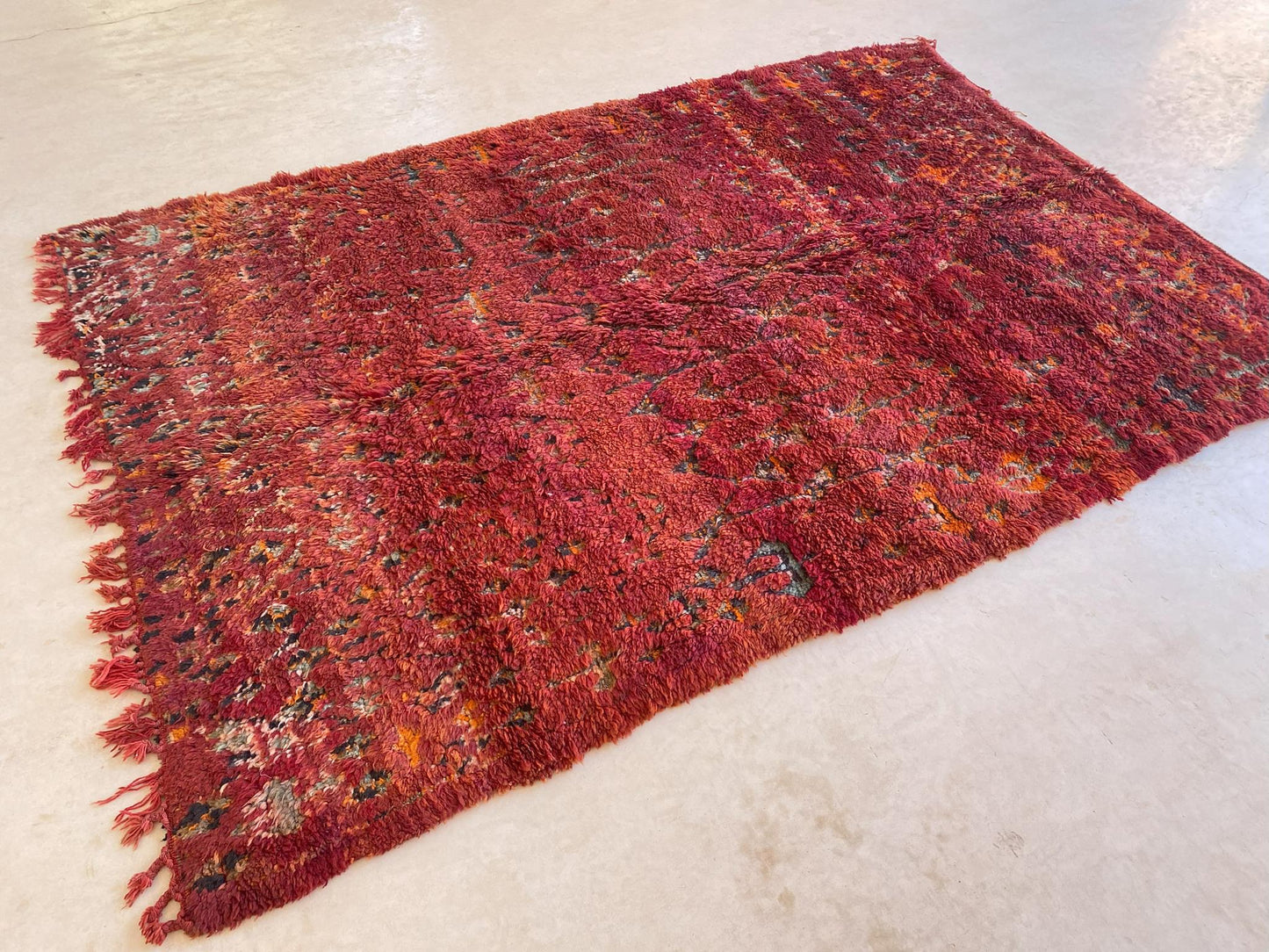 Vintage area moroccan rug - red - Zayane - 7x9.9feet / 216x302cm