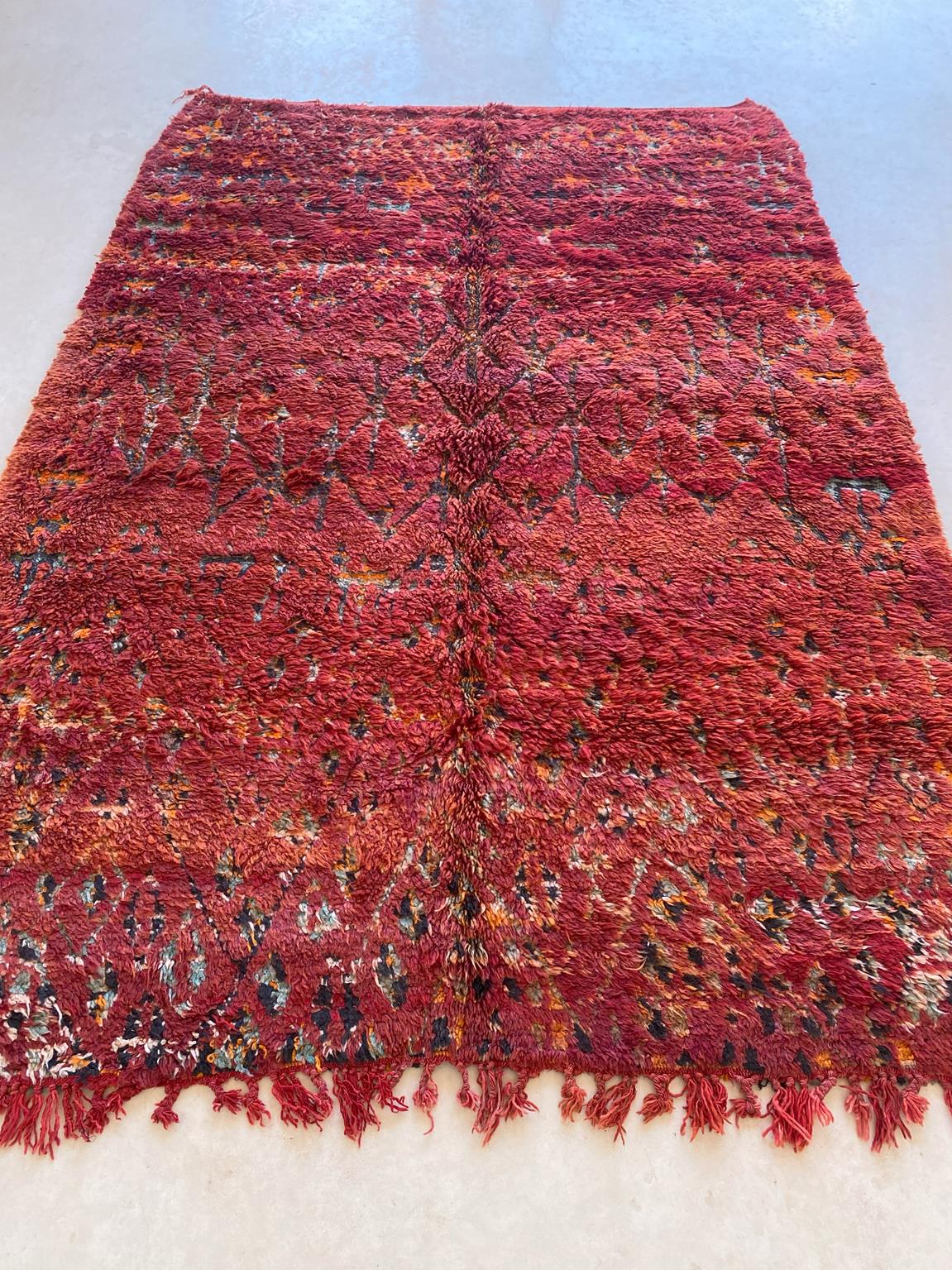 Vintage area moroccan rug - red - Zayane - 7x9.9feet / 216x302cm