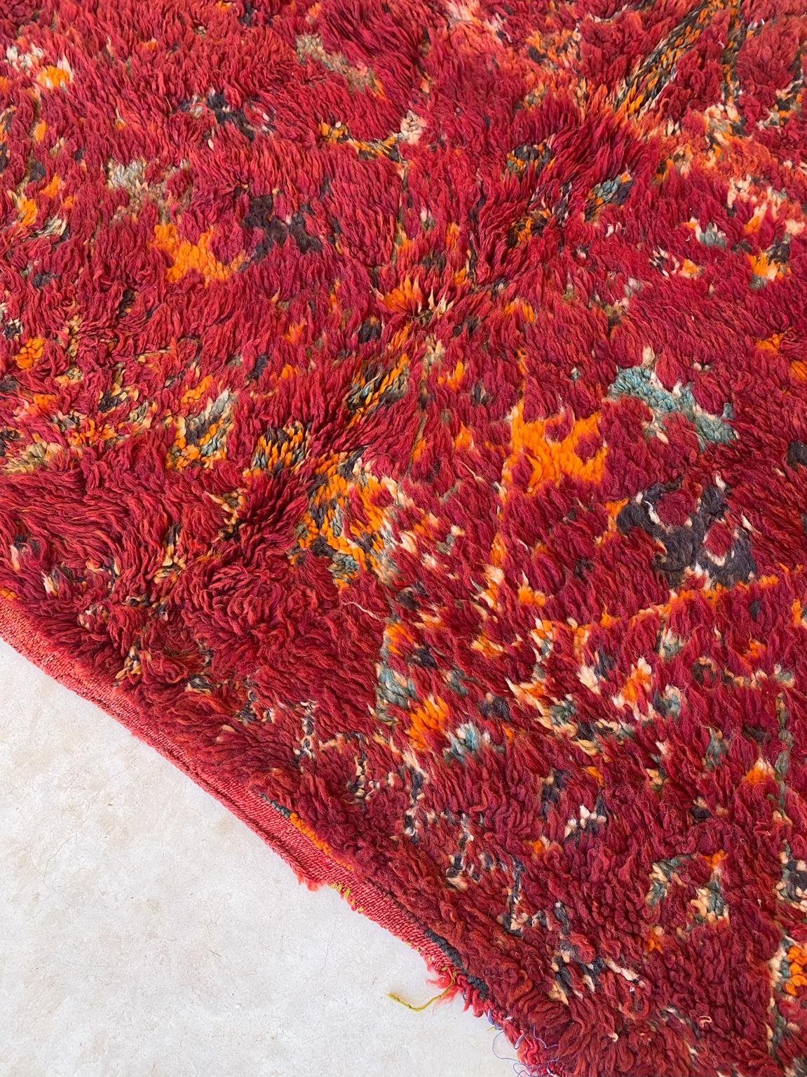 Vintage area moroccan rug - red - Zayane - 7x9.9feet / 216x302cm