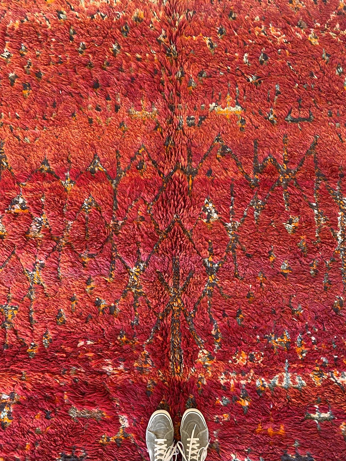 Vintage area moroccan rug - red - Zayane - 7x9.9feet / 216x302cm