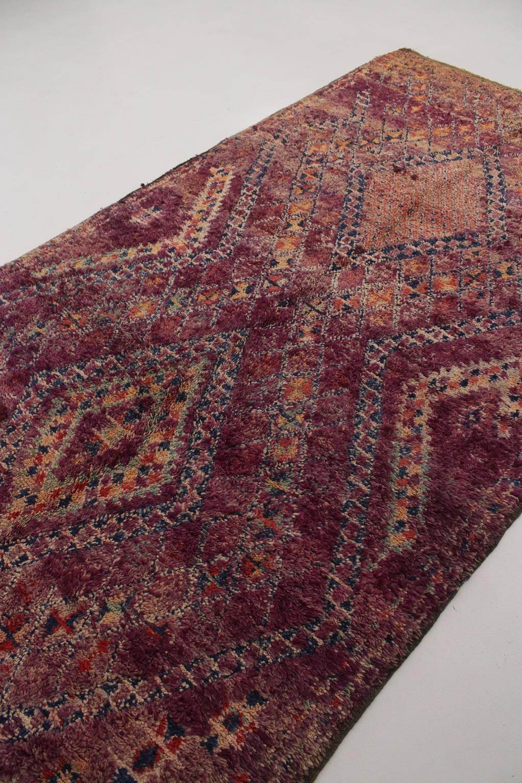 Vintage area moroccan rug - purple - Beni Mguild - 6.1x12feet / 187x368cm