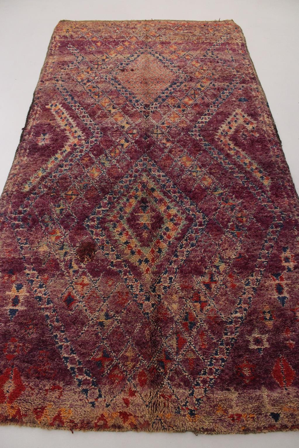 Vintage area moroccan rug - purple - Beni Mguild - 6.1x12feet / 187x368cm