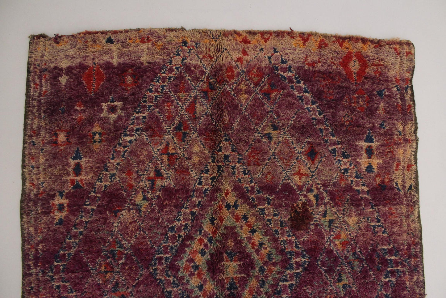 Vintage area moroccan rug - purple - Beni Mguild - 6.1x12feet / 187x368cm