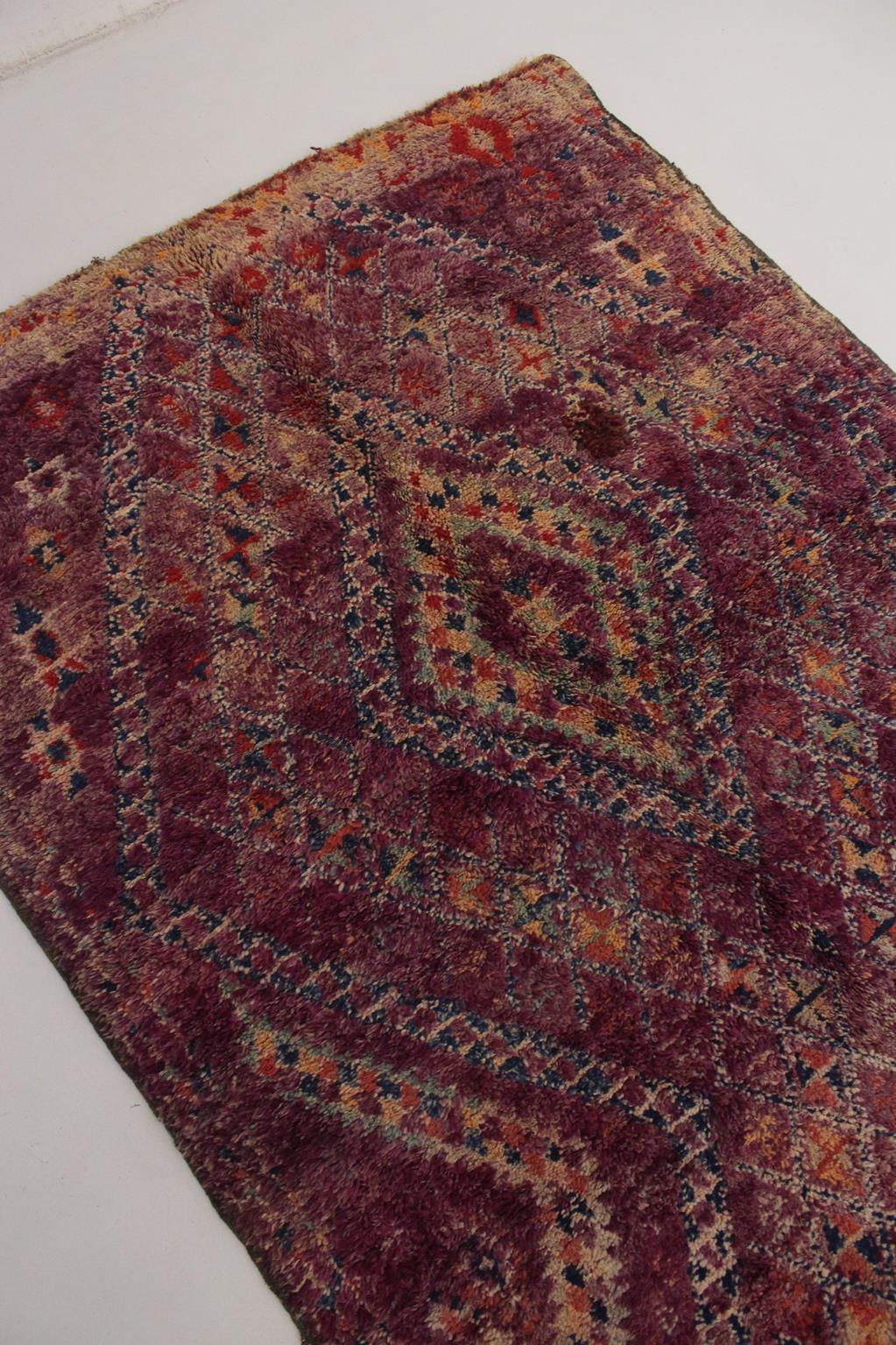 Vintage area moroccan rug - purple - Beni Mguild - 6.1x12feet / 187x368cm