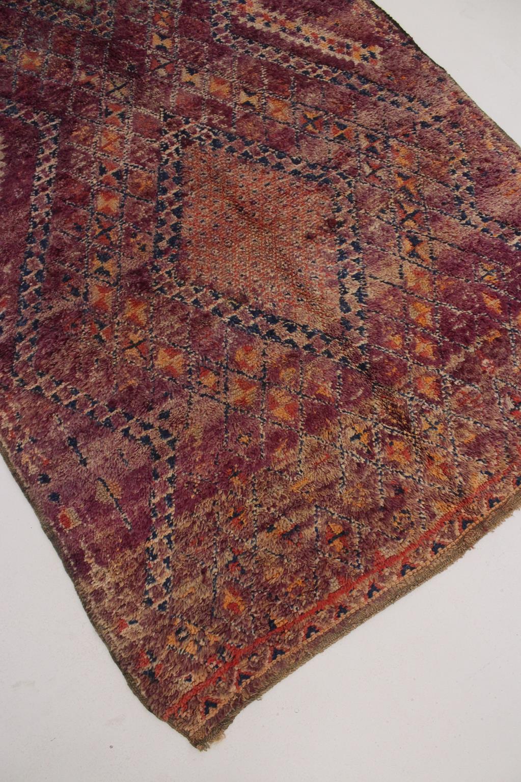 Vintage area moroccan rug - purple - Beni Mguild - 6.1x12feet / 187x368cm