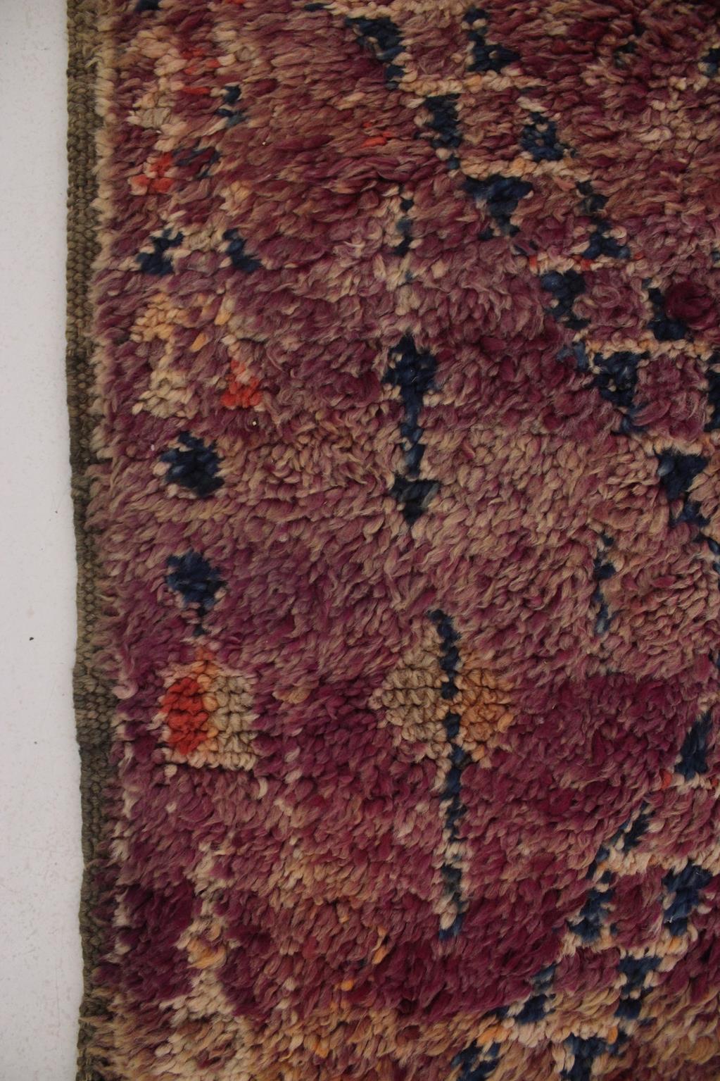 Vintage area moroccan rug - purple - Beni Mguild - 6.1x12feet / 187x368cm