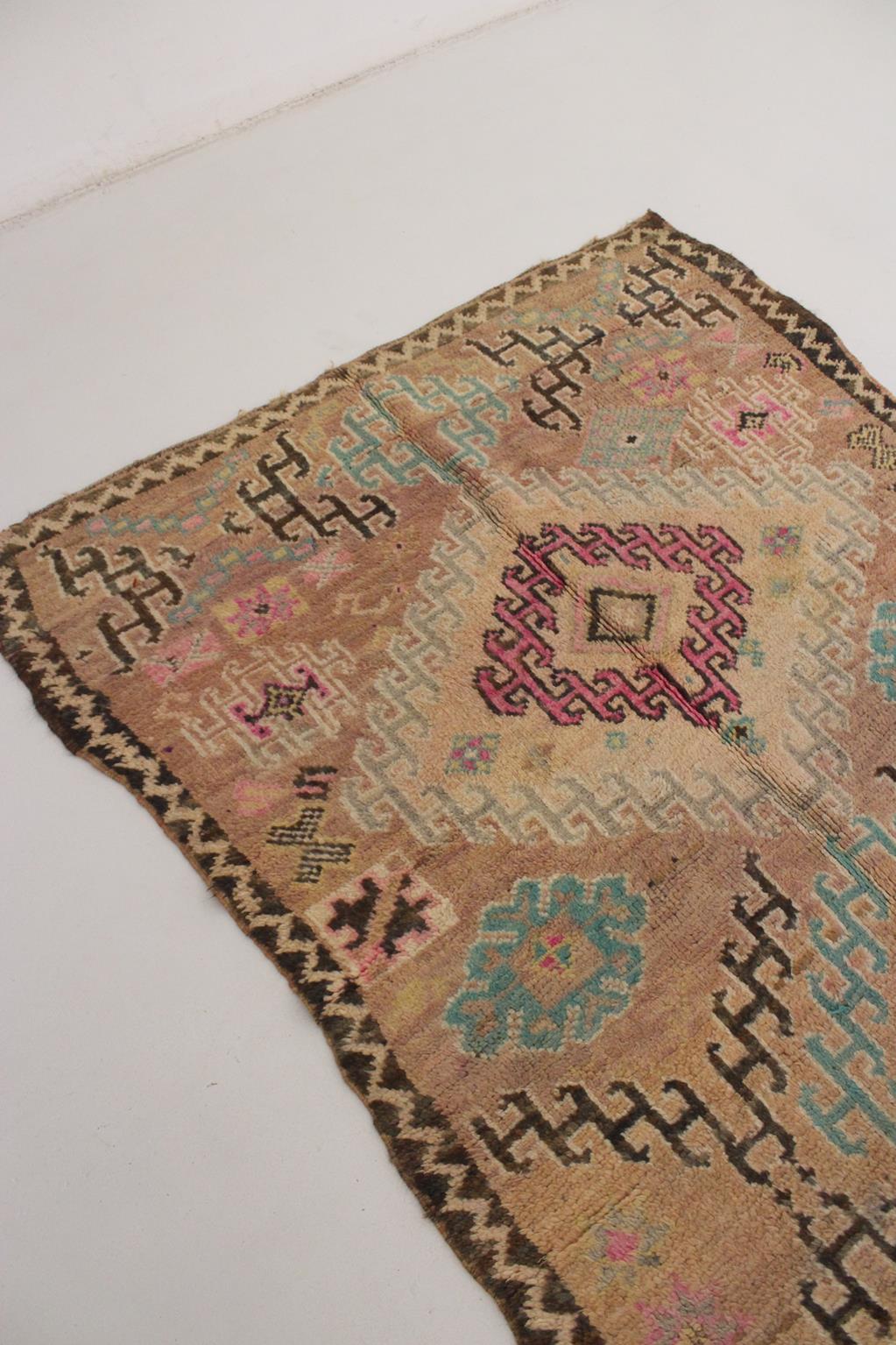 Vintage area moroccan rug - peach, turquoise - Boujad - 4.7-5.5x9.8feet / 145-169x301cm
