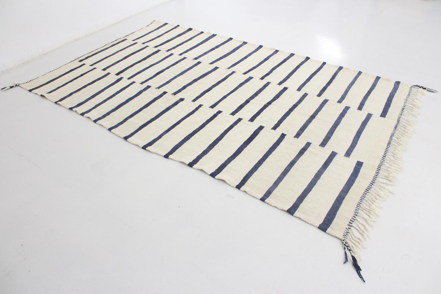 New area moroccan rug - cream, blue - Kilim Zanafi - 6.5x10.6feet / 200x323cm